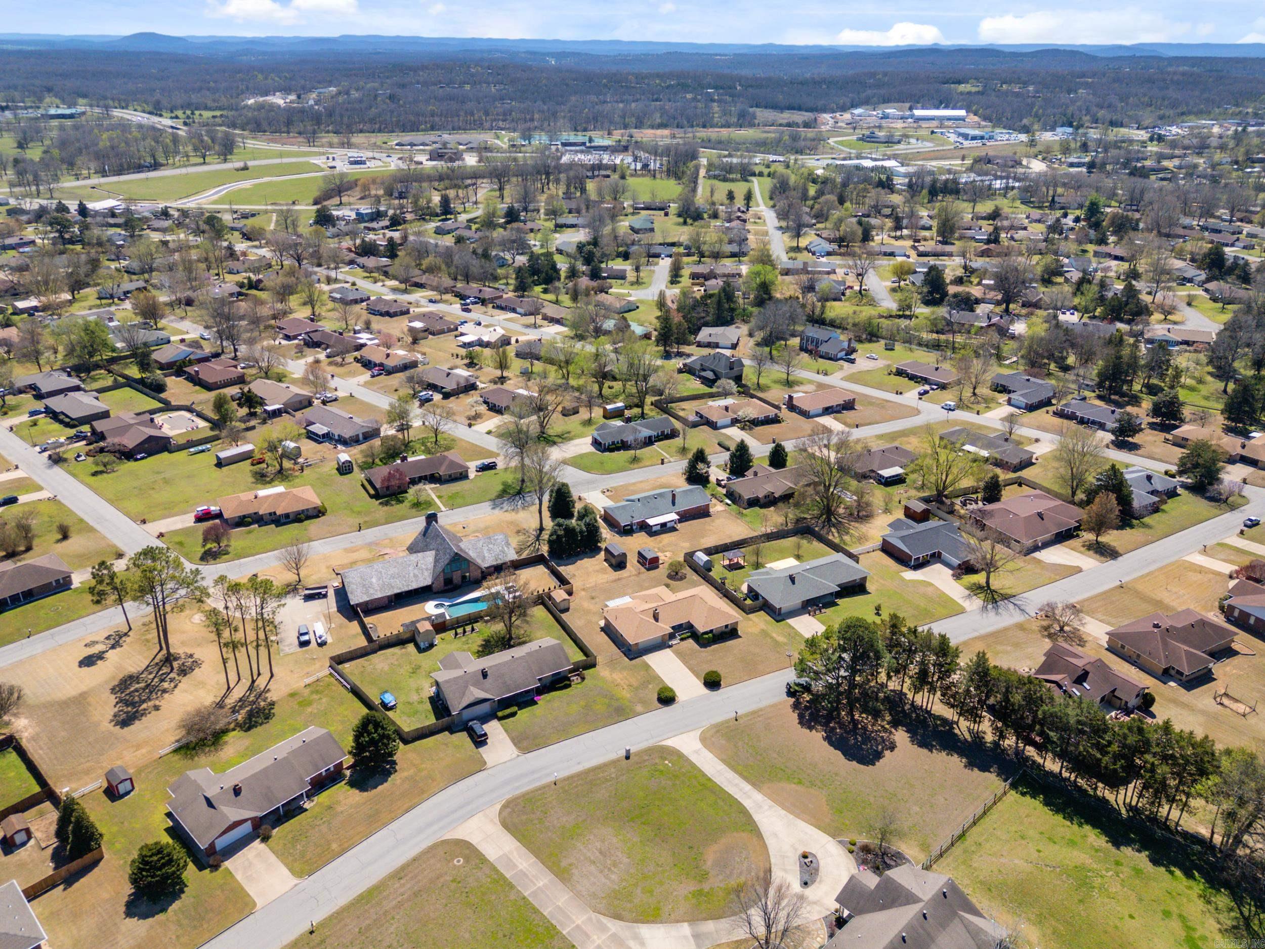 1515 Pine Tree Lane  Mountain Home, AR