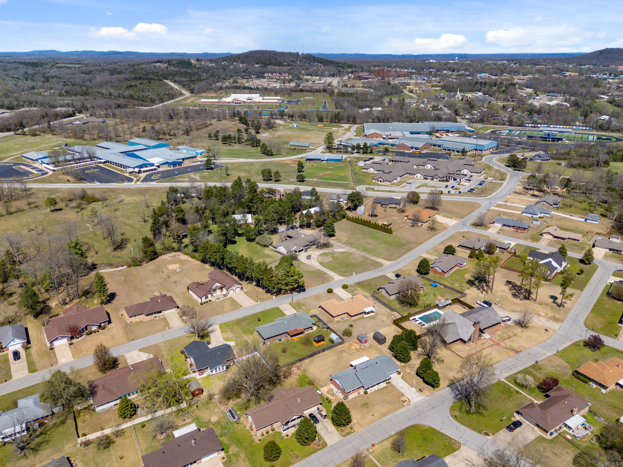 1515 Pine Tree Lane  Mountain Home, AR