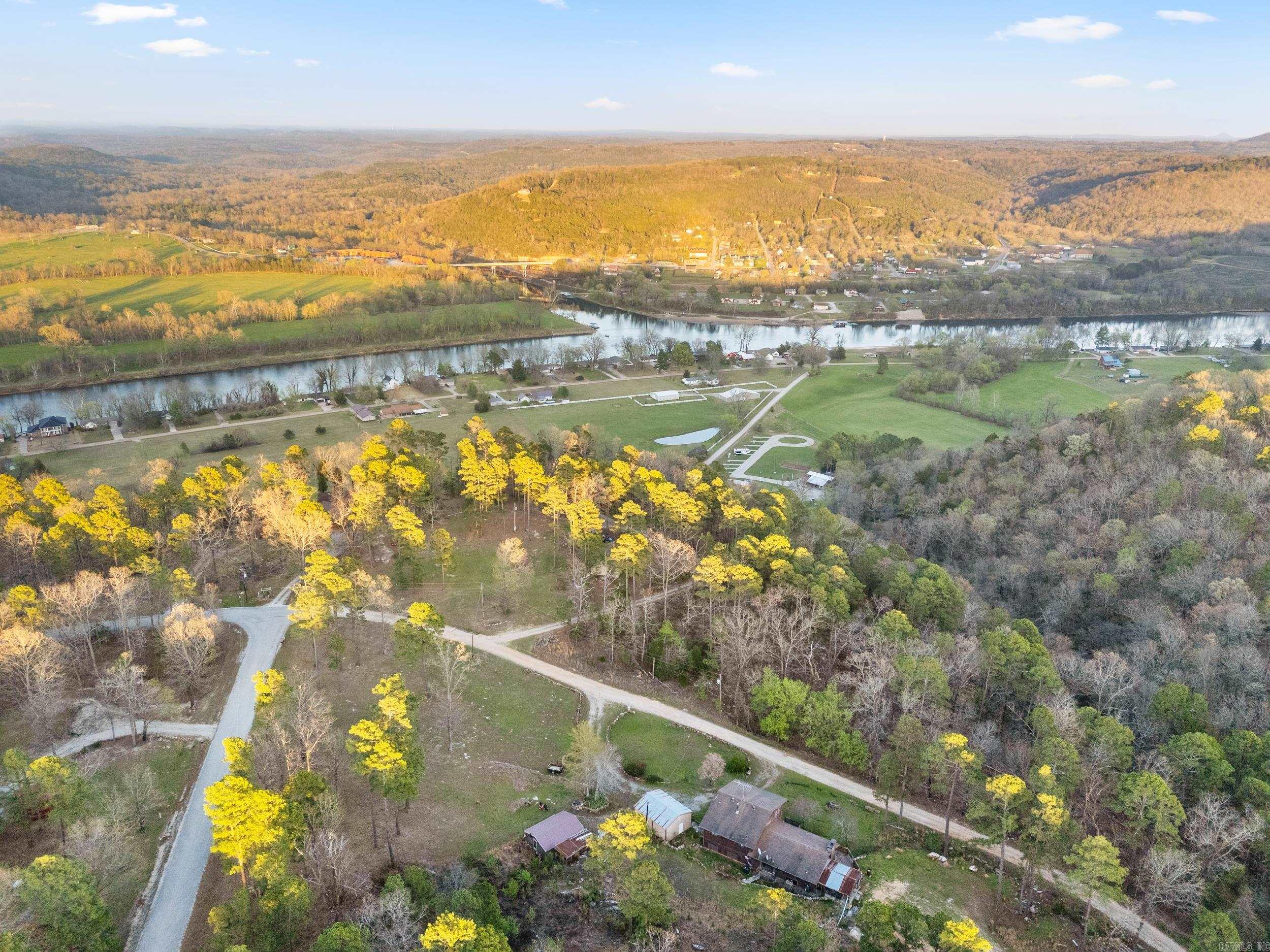 32 Wintergreen Lane  Norfork, AR