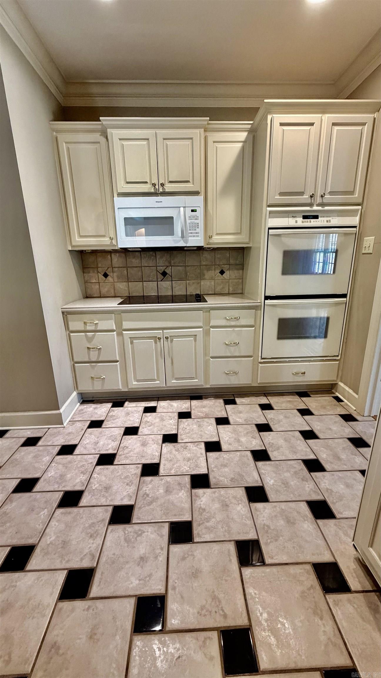 18 creekwood  North Little Rock, AR