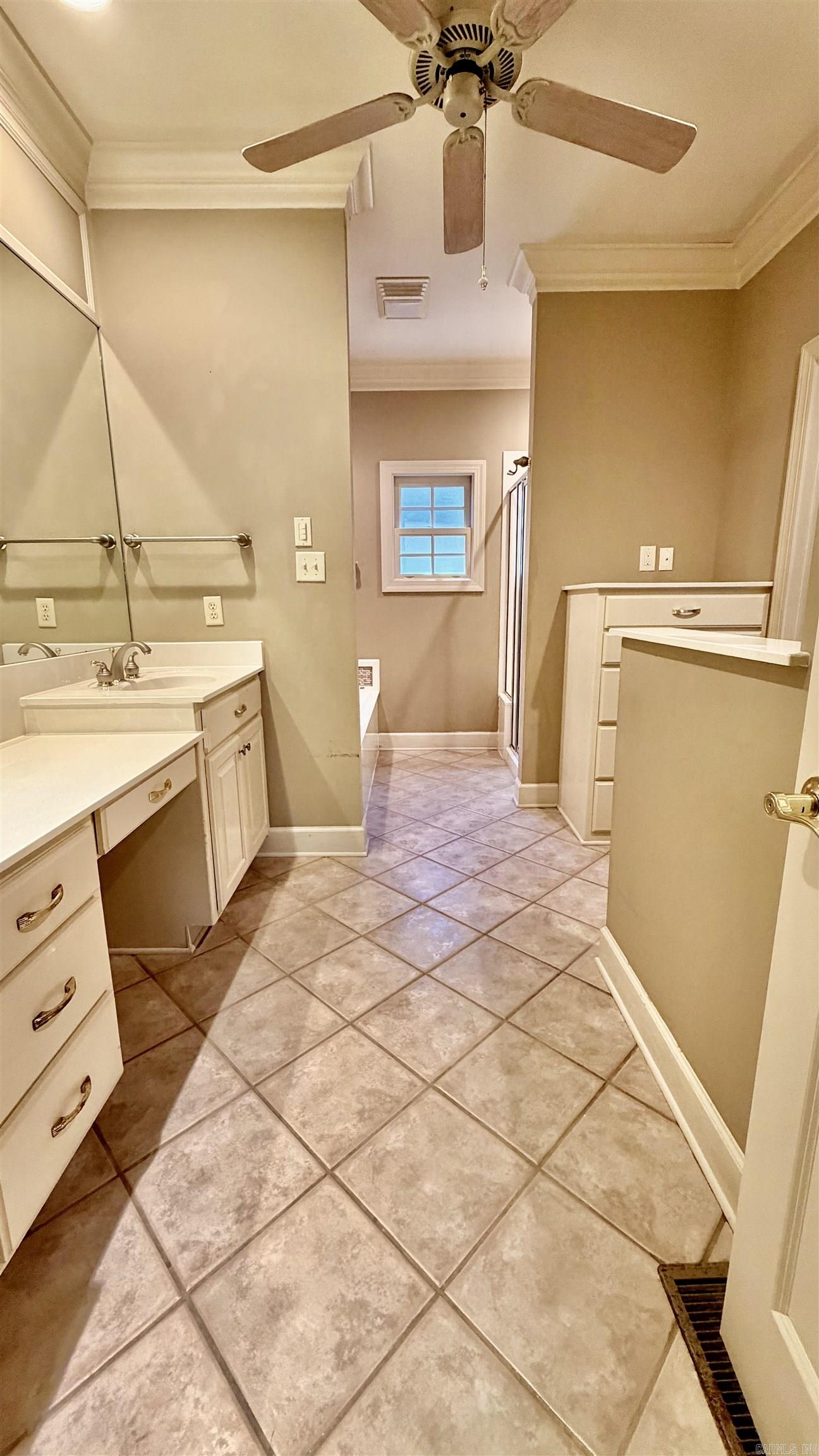 18 creekwood  North Little Rock, AR