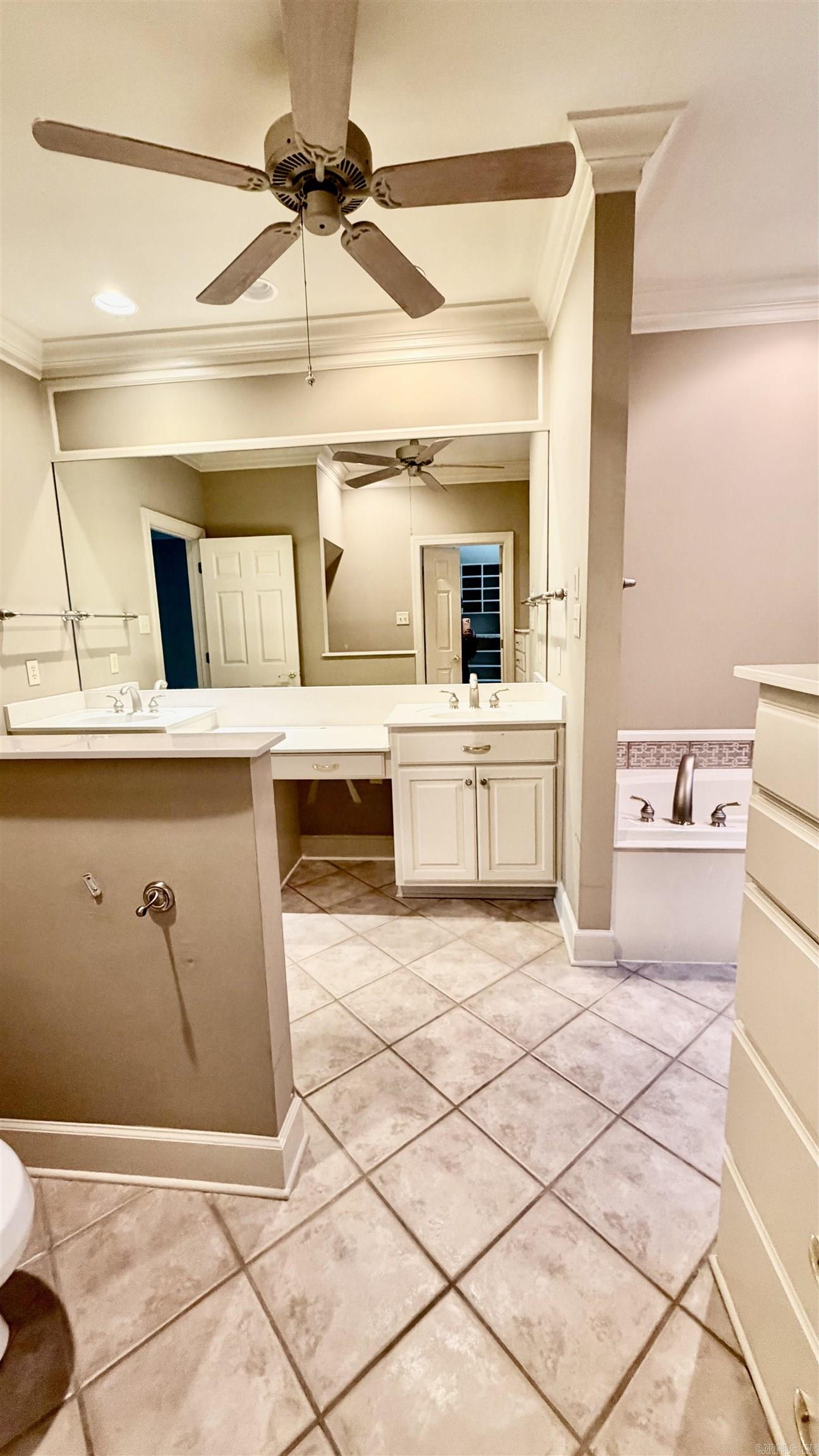 18 creekwood  North Little Rock, AR