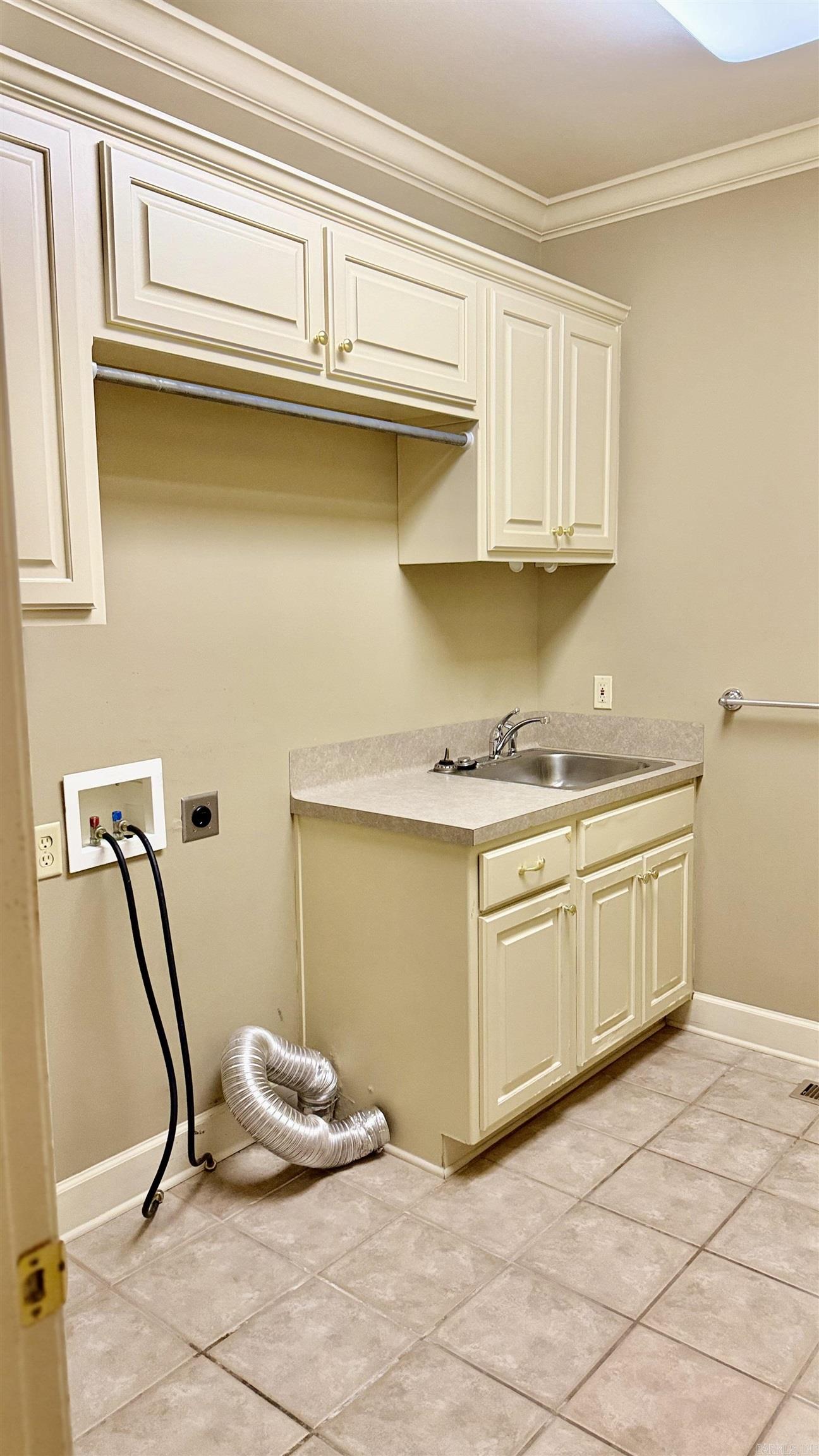 18 creekwood  North Little Rock, AR