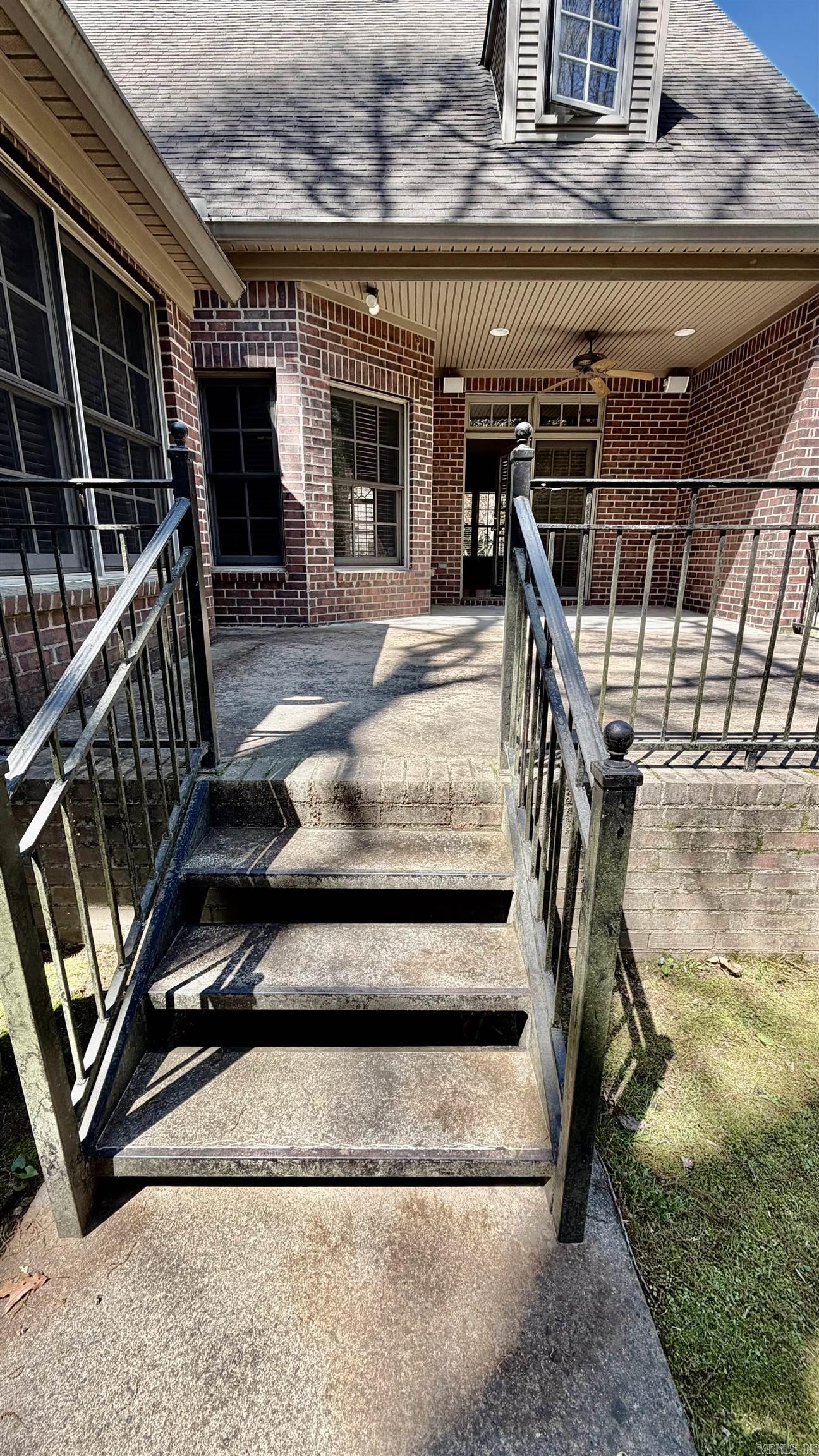 18 creekwood  North Little Rock, AR