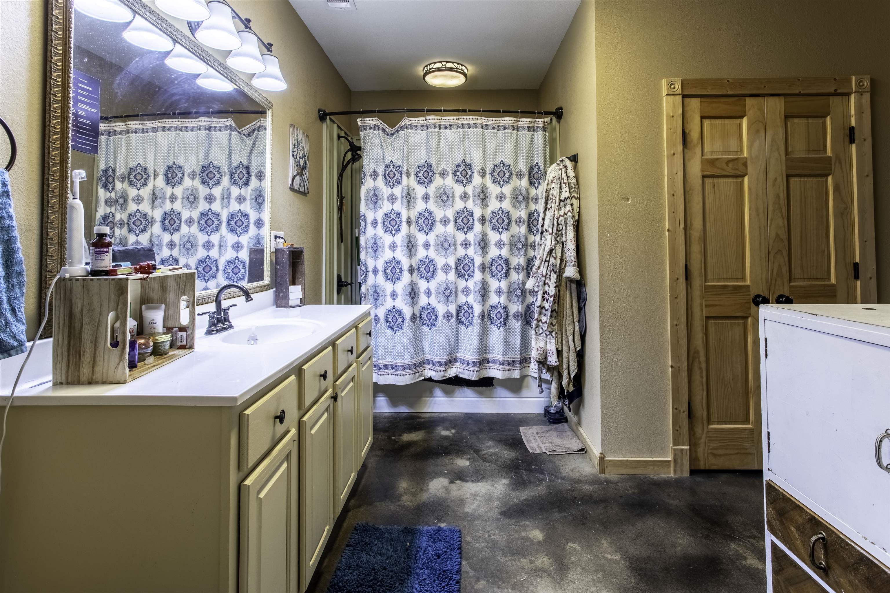 157 Alma  Highland, AR