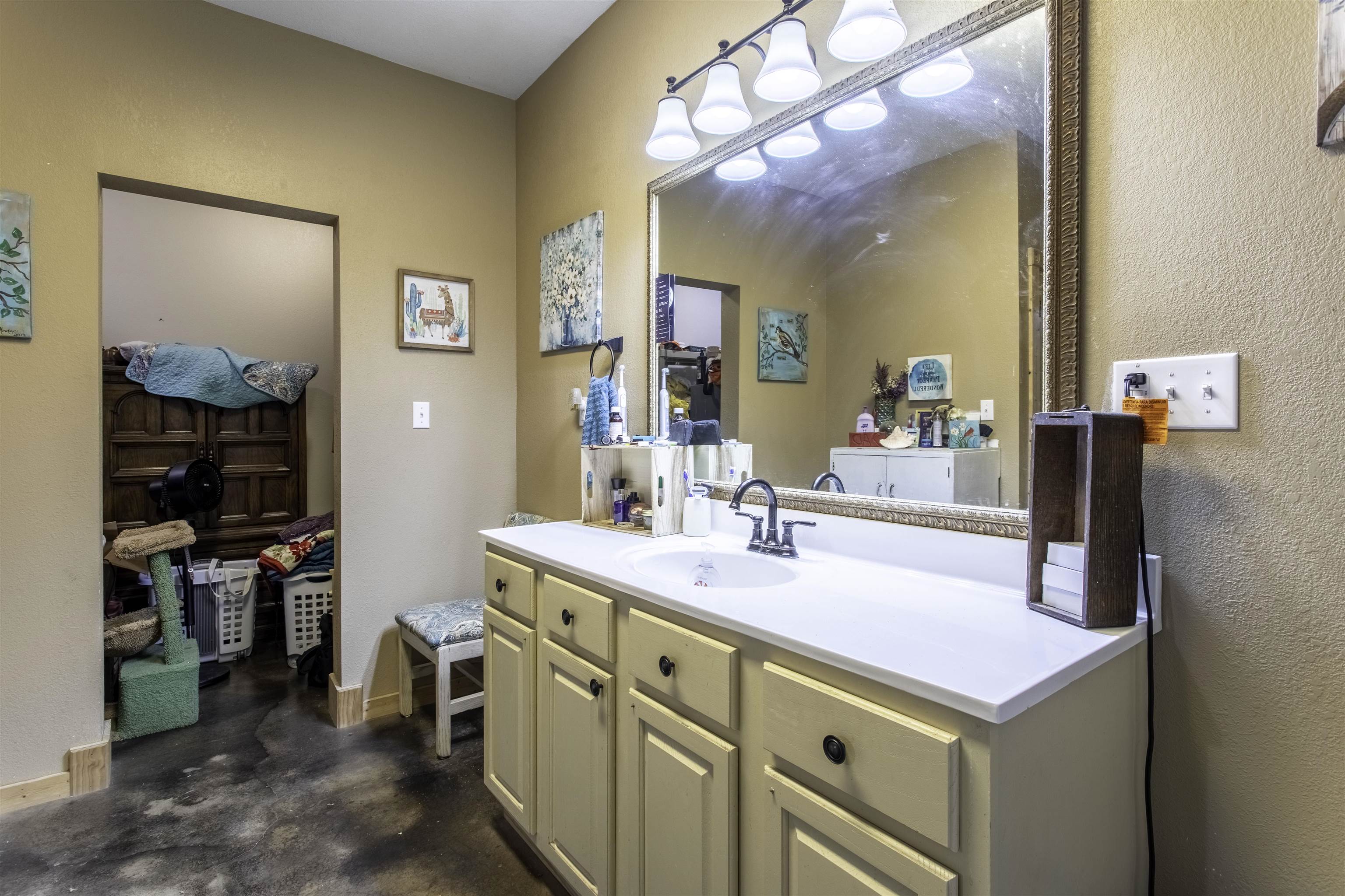 157 Alma  Highland, AR