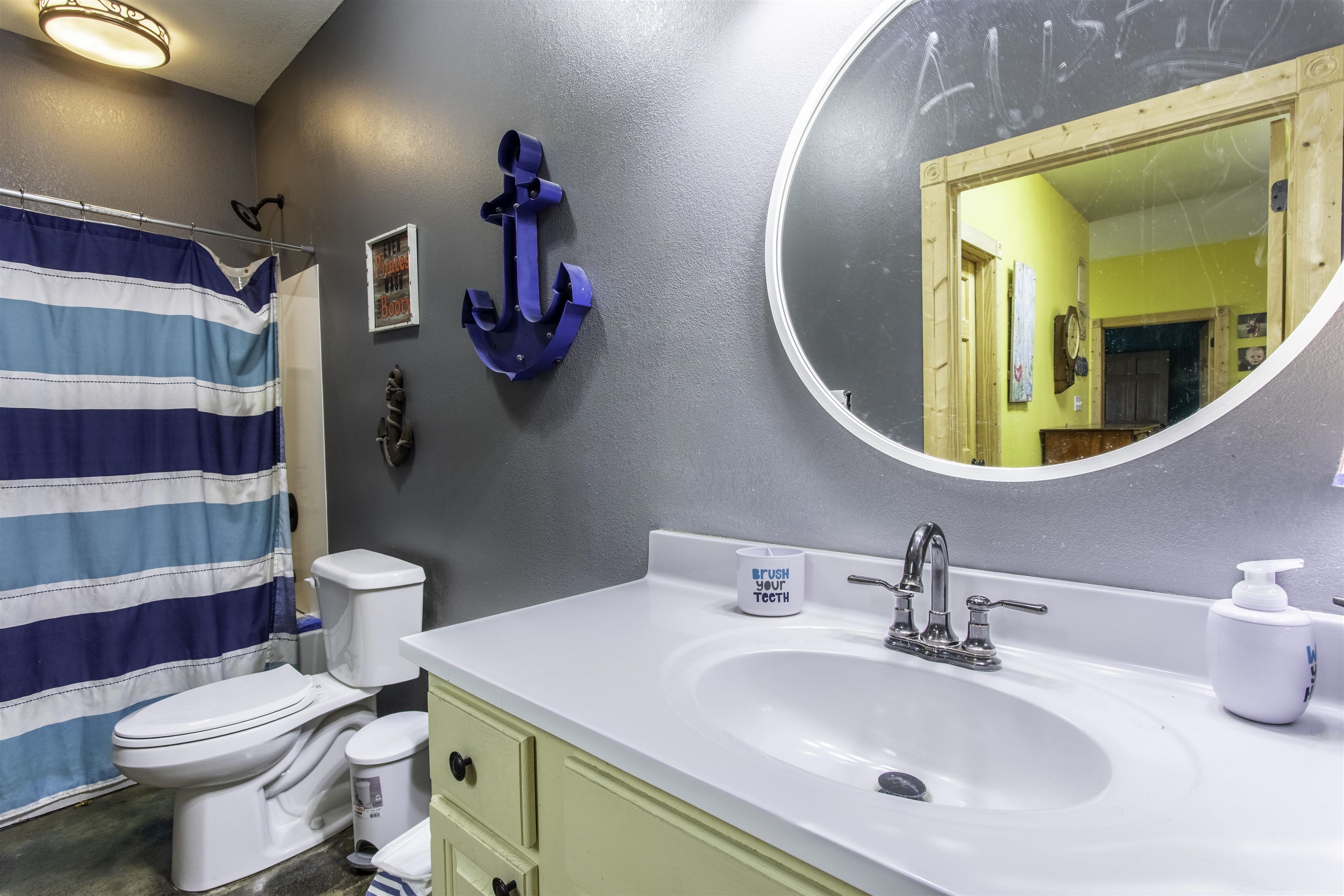 157 Alma  Highland, AR