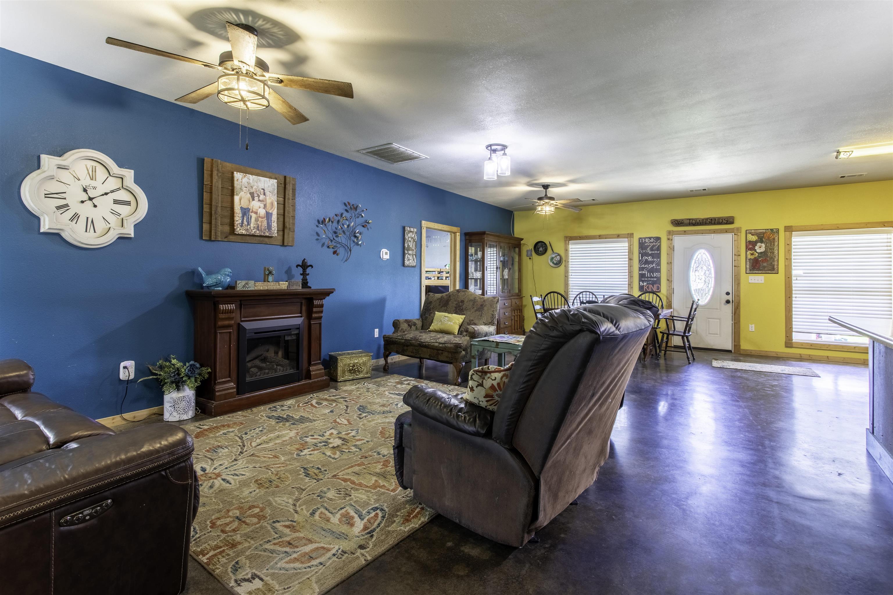 157 Alma  Highland, AR