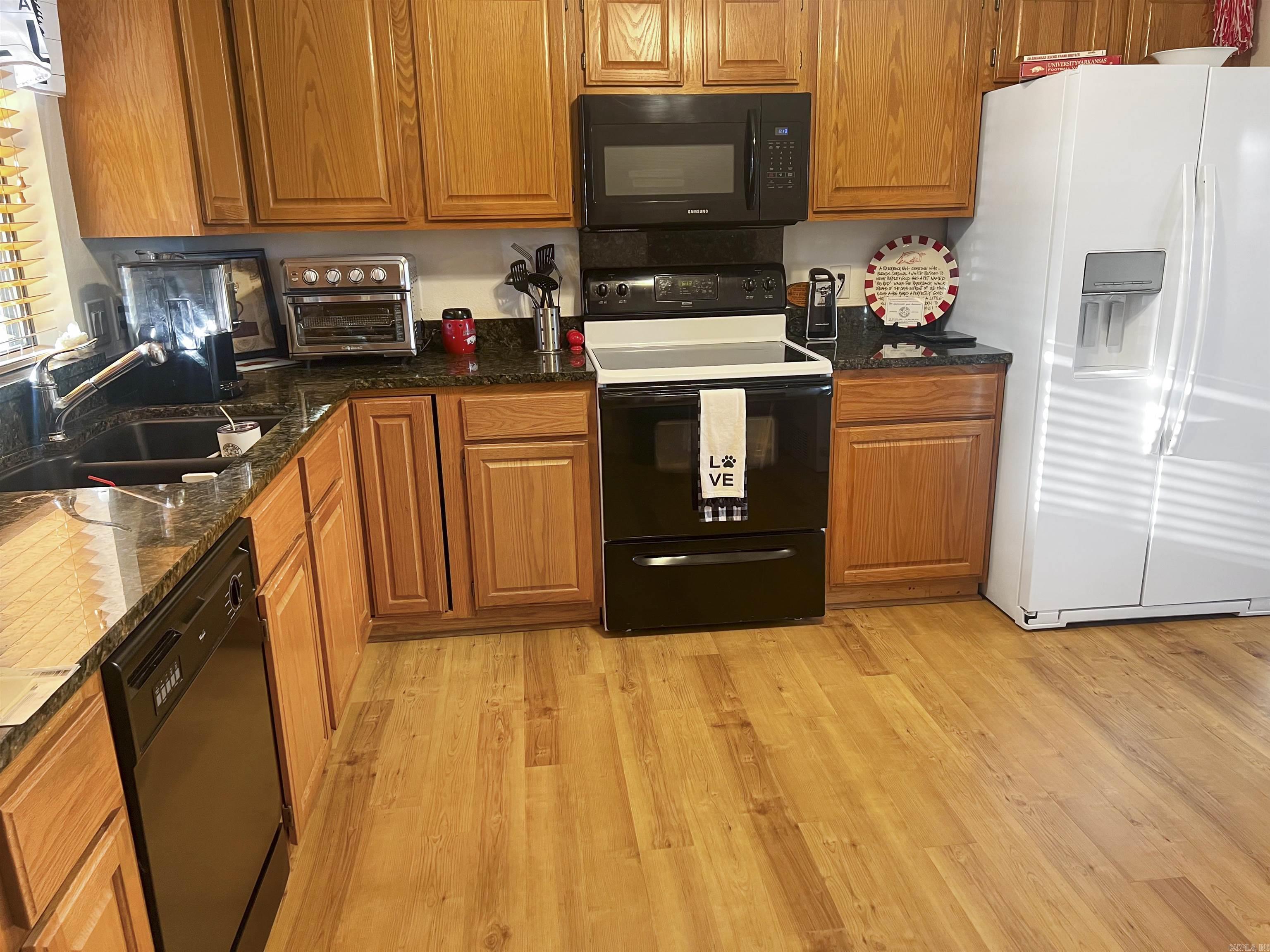 124 CORPORATE  Hot Springs, AR