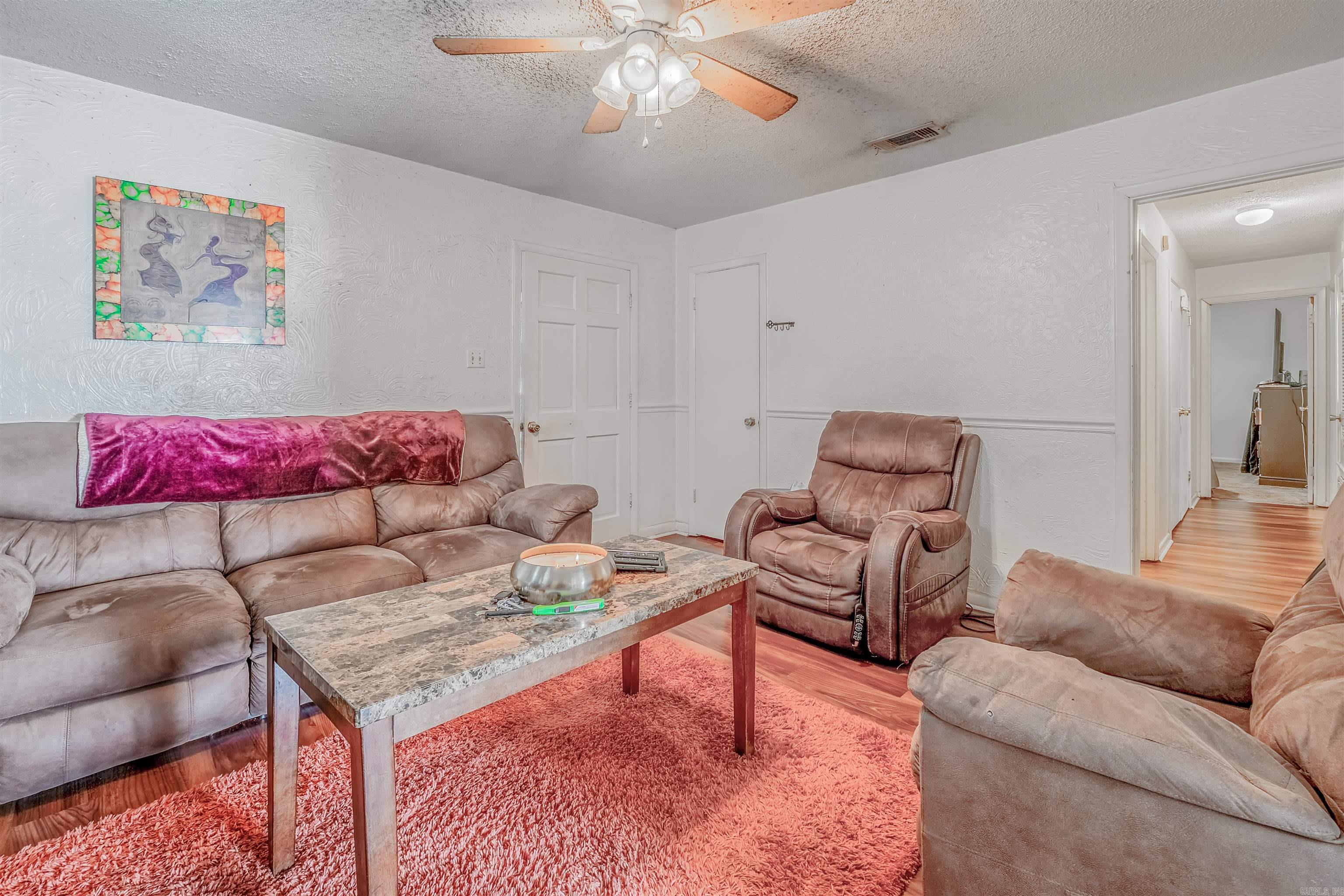 618 & 620 Newcastle Dr  Sherwood, AR