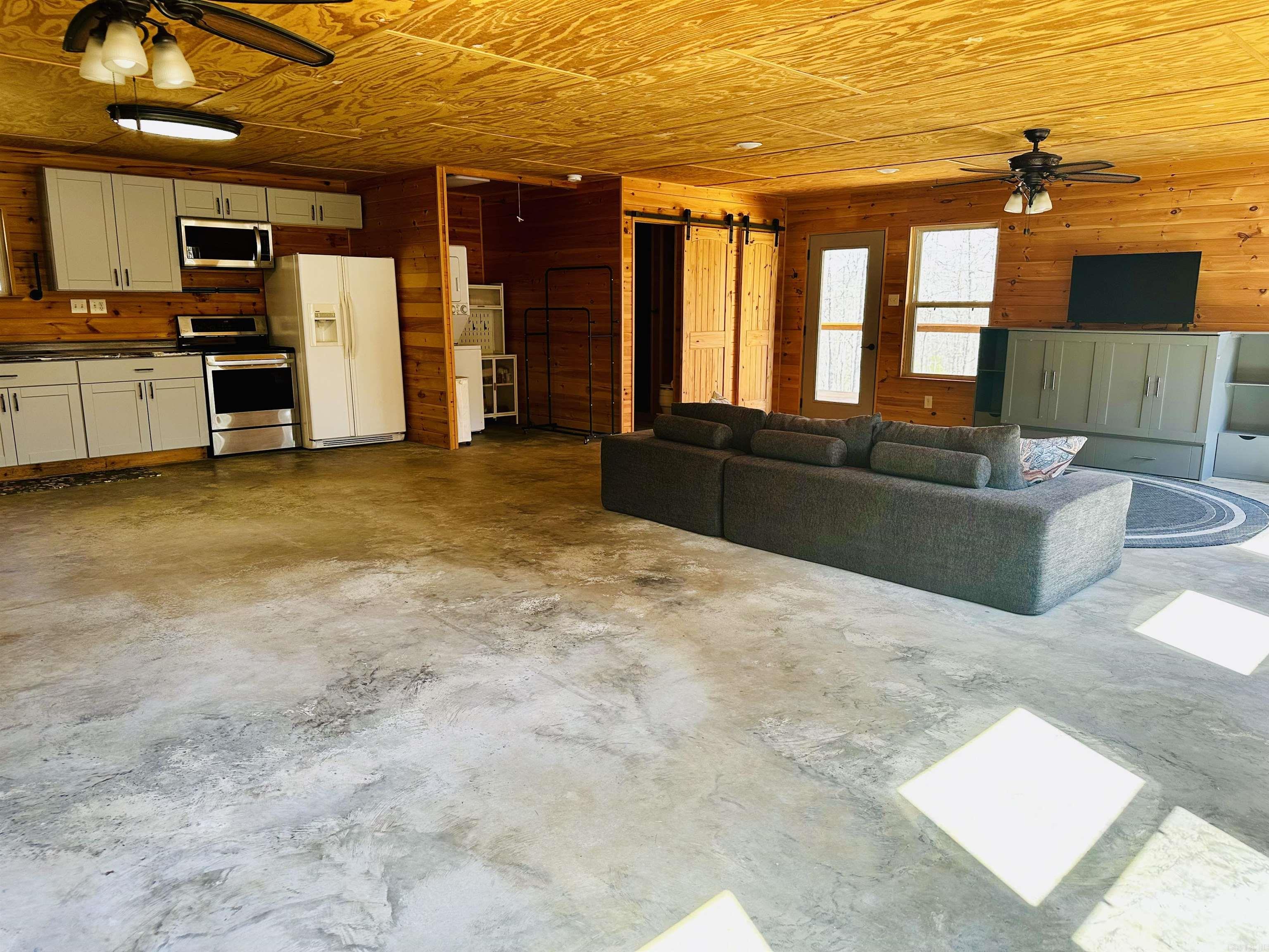 4085 Trace Ridge Rd.  Leslie, AR