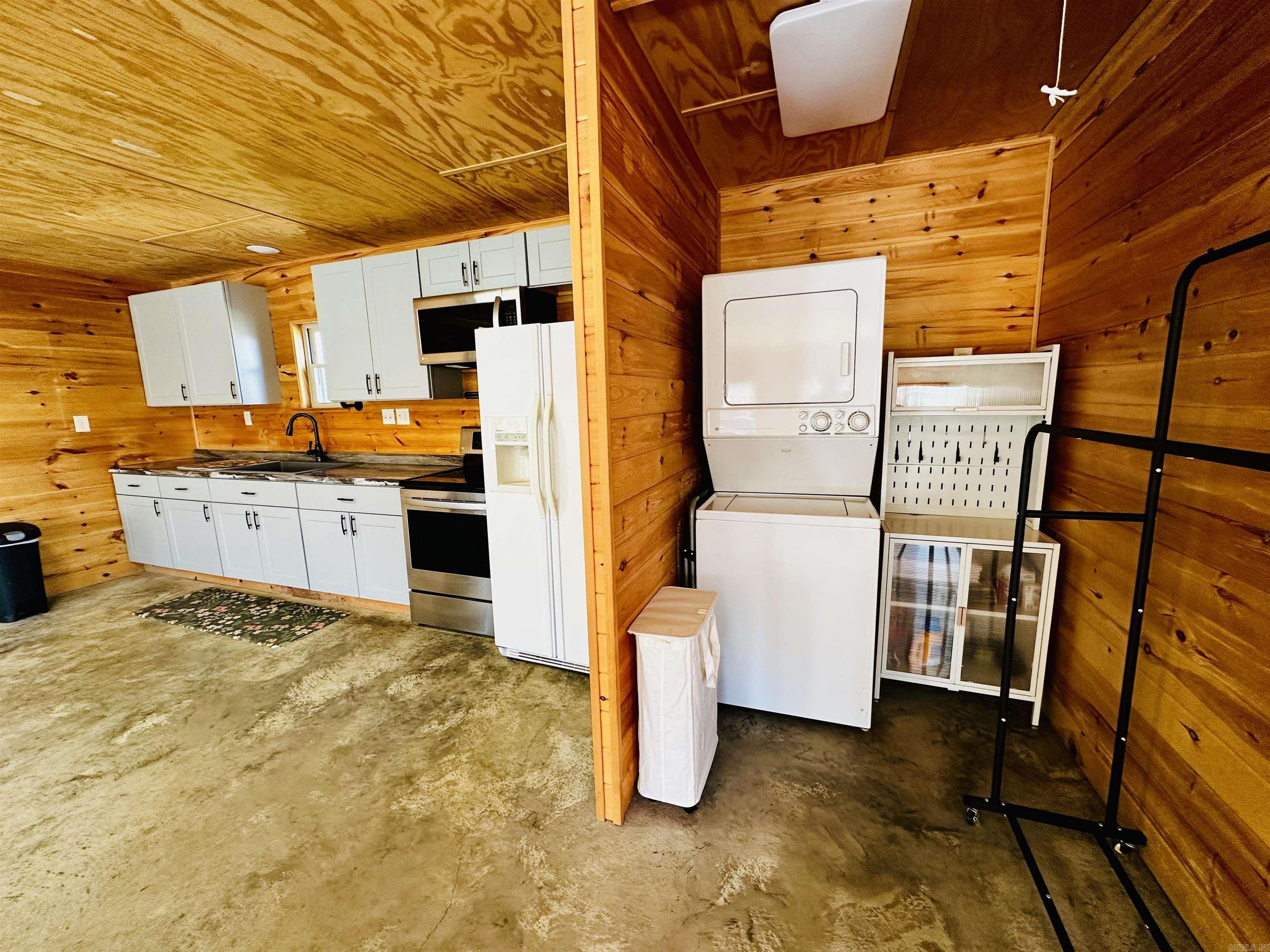 4085 Trace Ridge Rd.  Leslie, AR