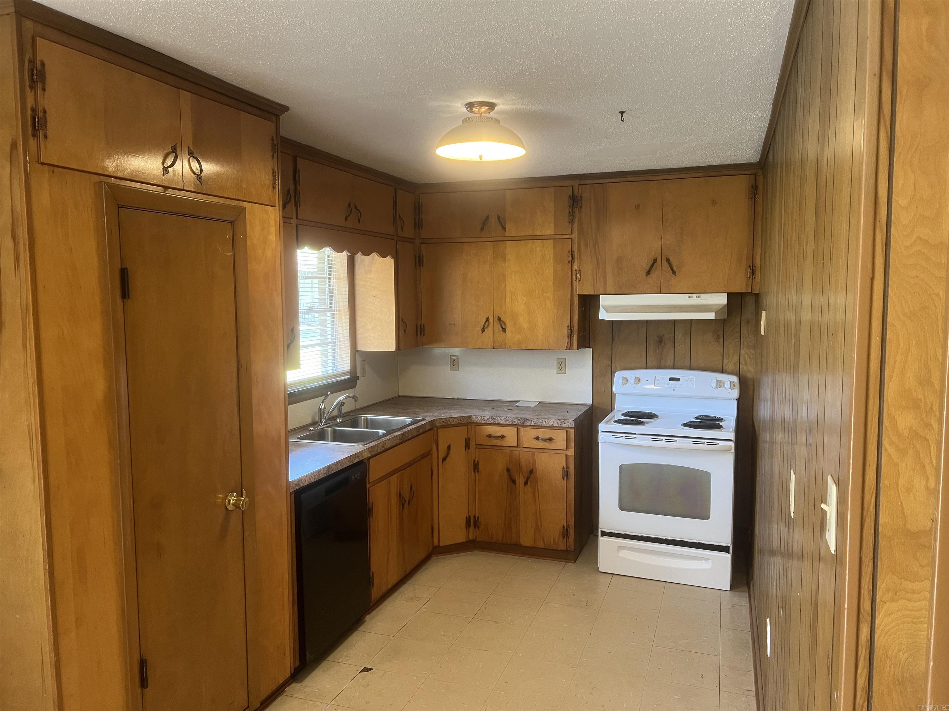 2109 Arkansas Ave  Conway, AR