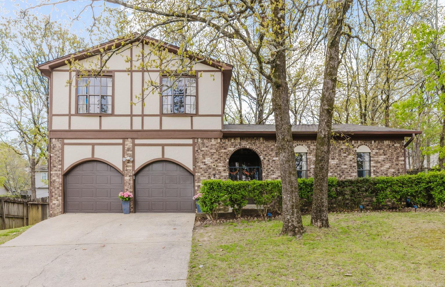 18 Shawnee Forest Cove  Little Rock, AR