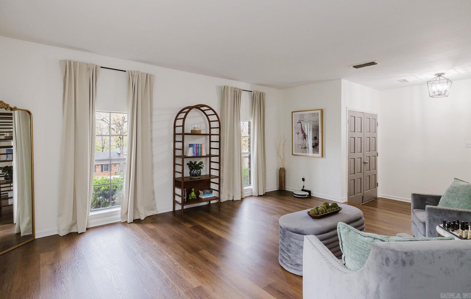 18 Shawnee Forest Cove  Little Rock, AR