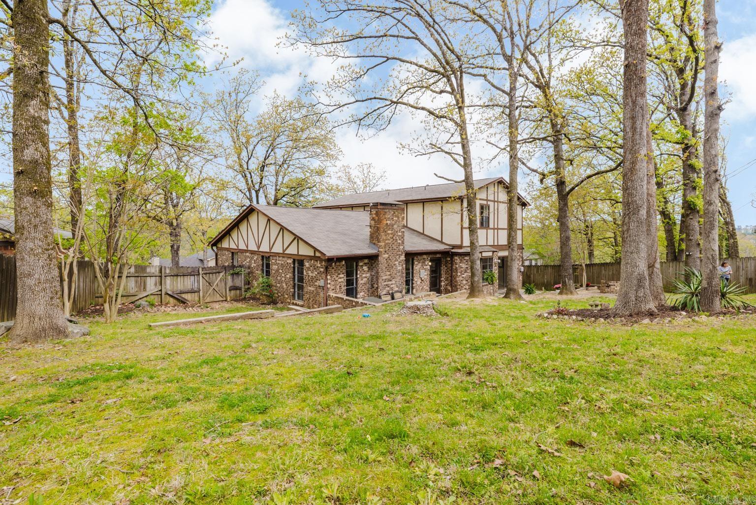 18 Shawnee Forest Cove  Little Rock, AR