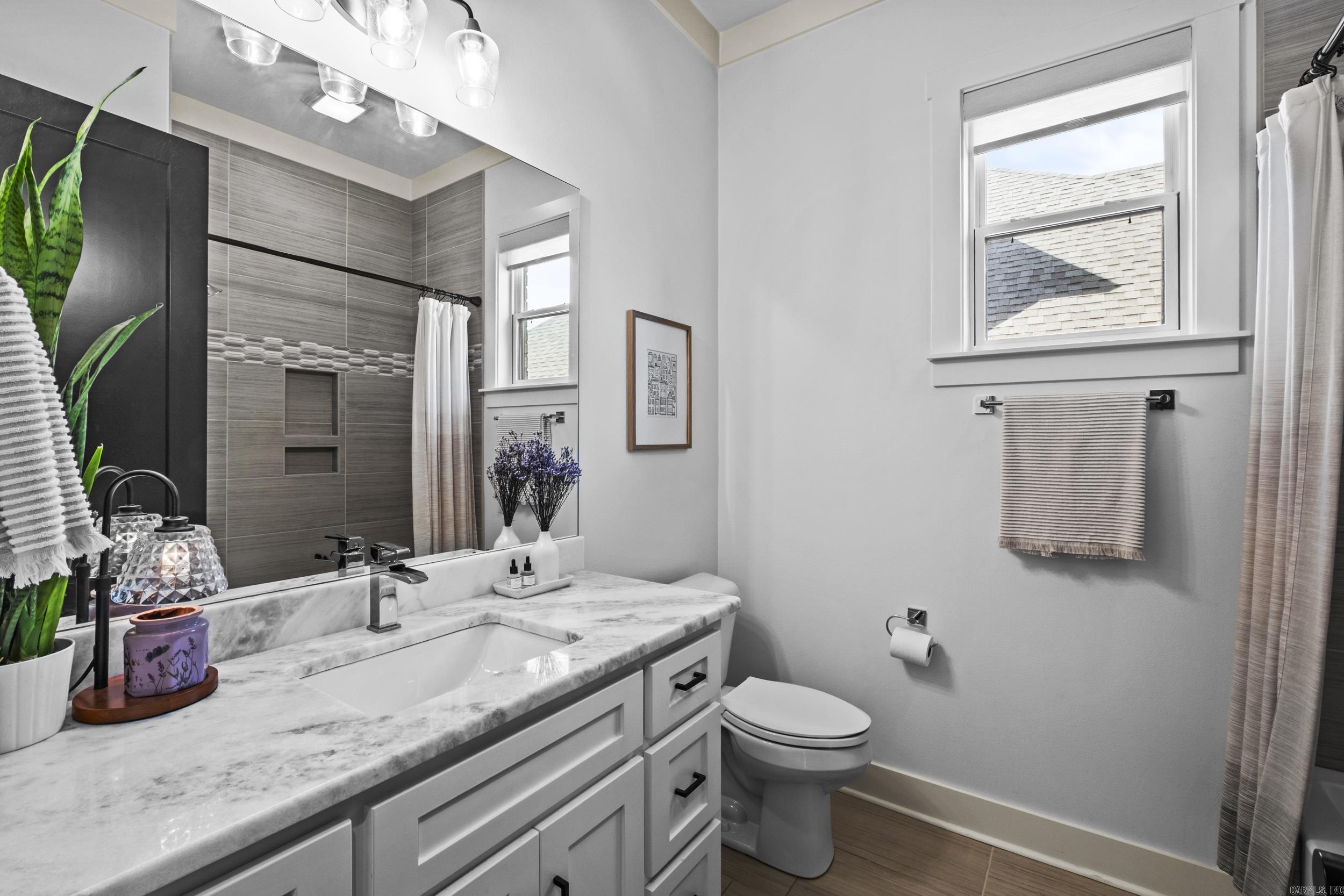 4 Tupelo  Little Rock, AR