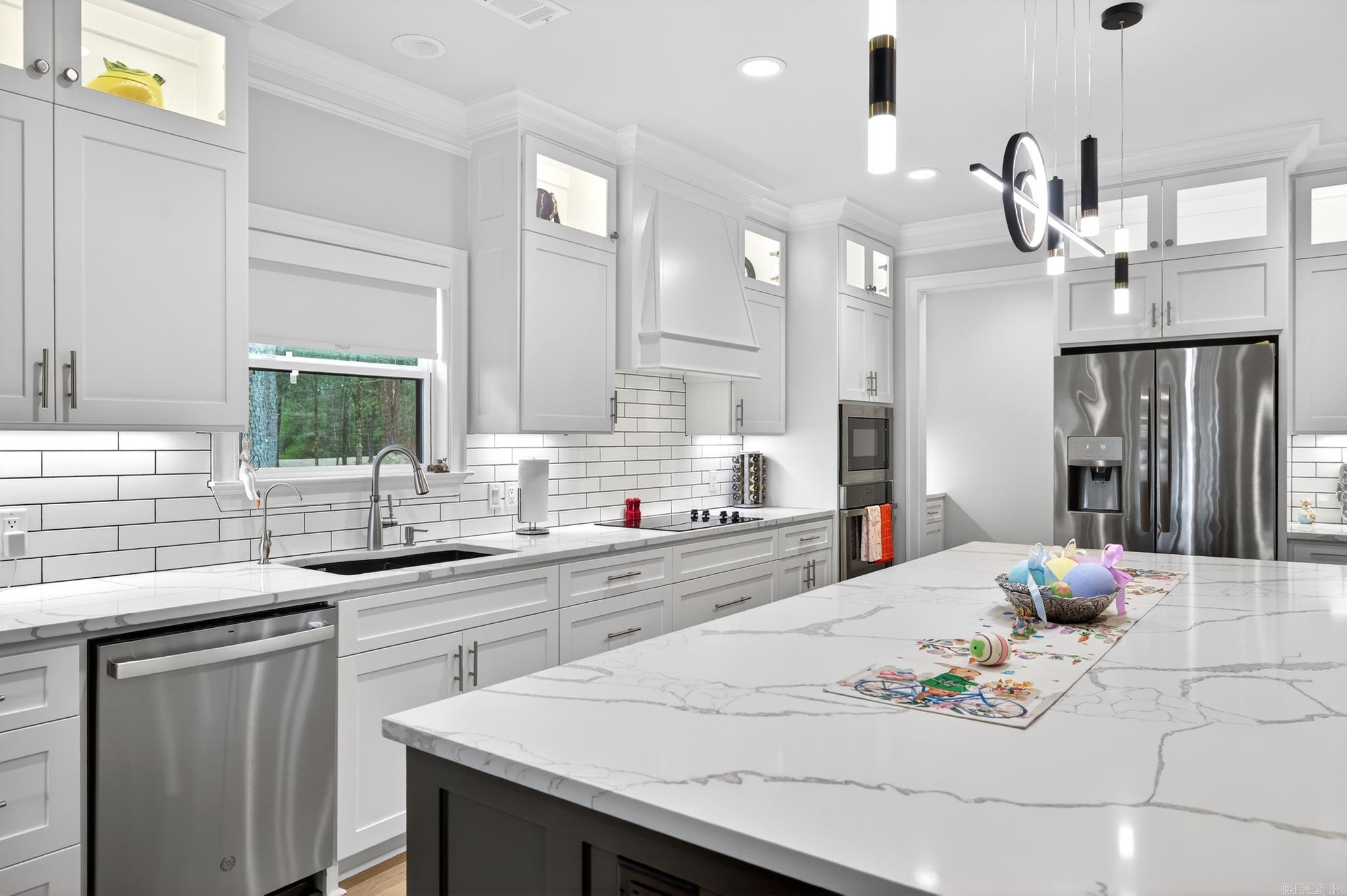 6 El Ejido Lane Hot Springs Village, AR 71909-0000