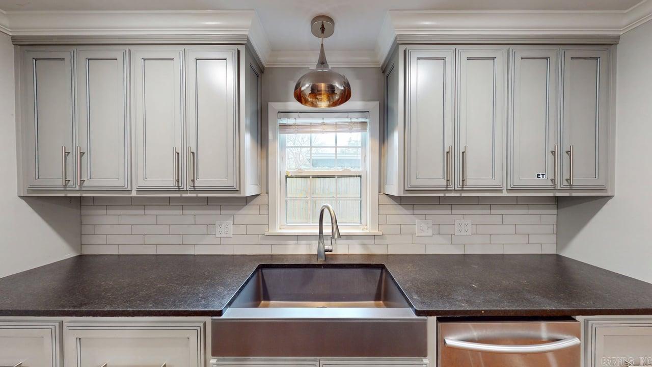 1923 Clifton  Conway, AR