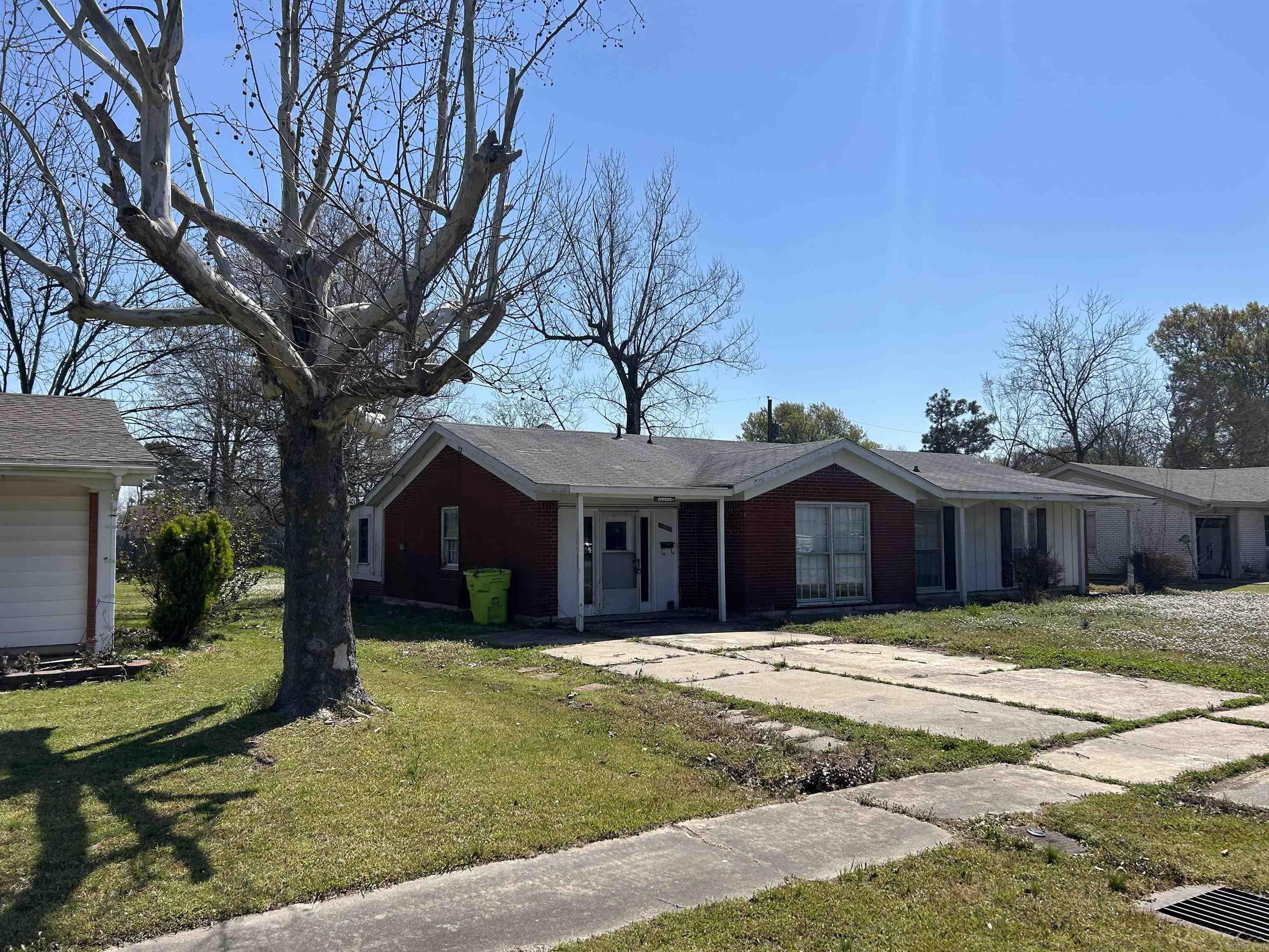 1905 S Spring St  Stuttgart, AR