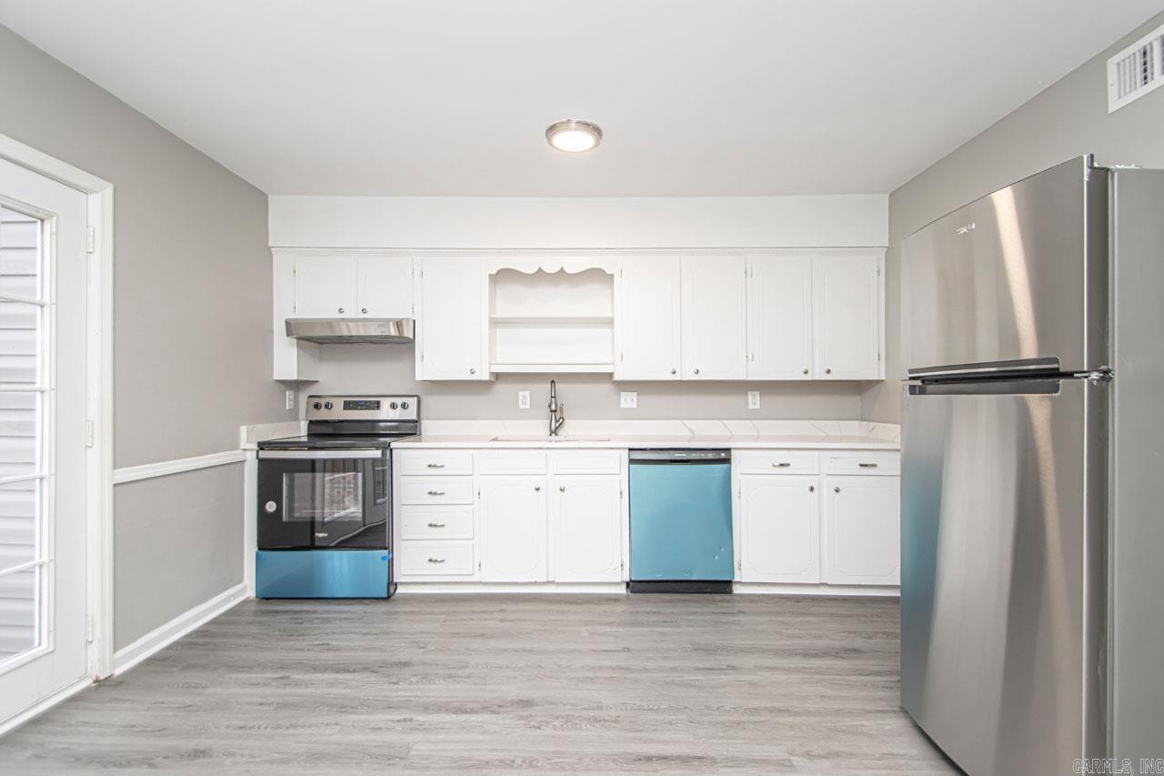 1820 Sanford Dr  Little Rock, AR