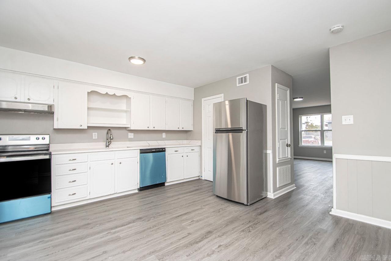 1820 Sanford Dr  Little Rock, AR