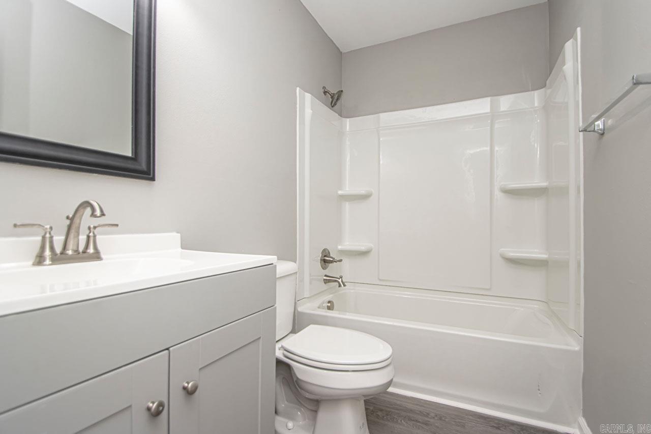 1820 Sanford Dr  Little Rock, AR