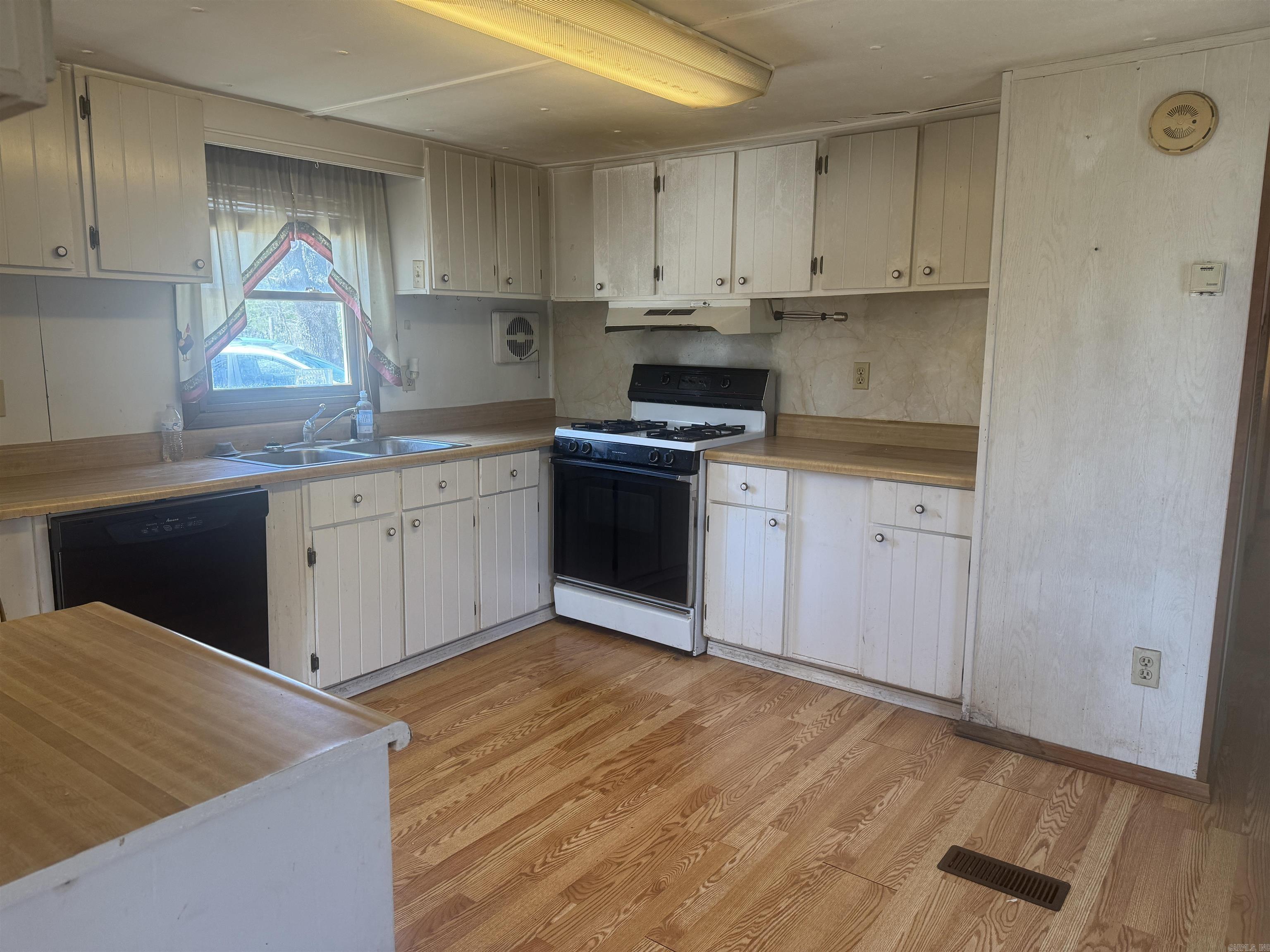 203 CR 94  Elizabeth, AR