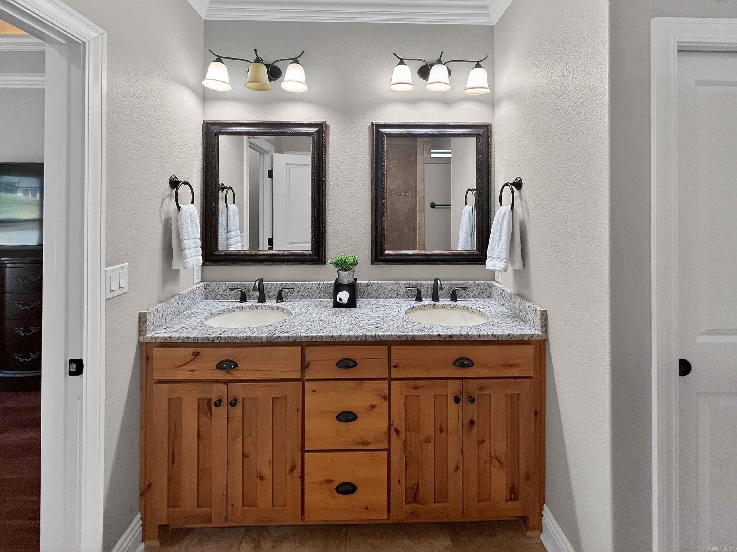 3 Linares  Hot Springs Village, AR