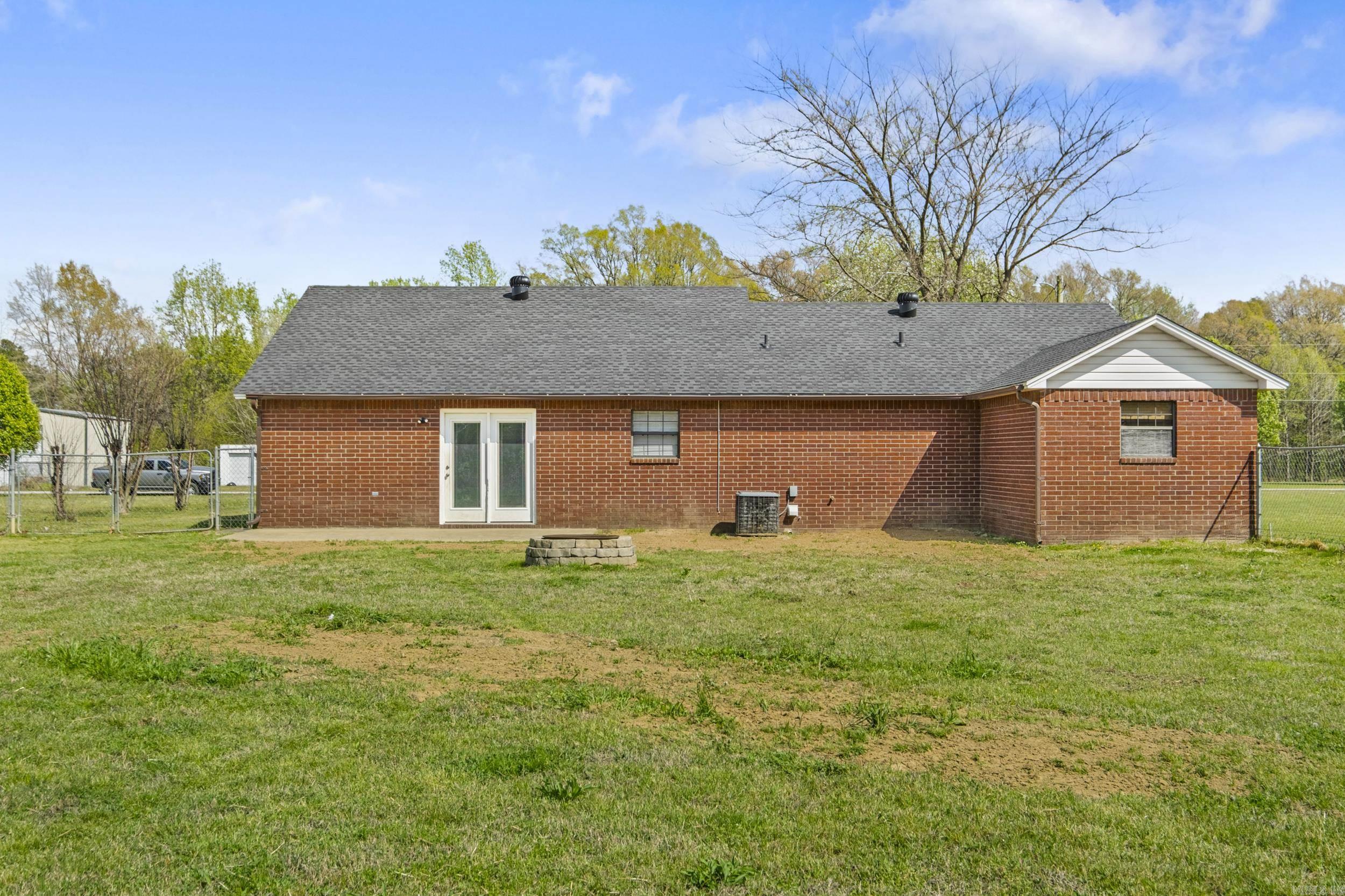 116 Riley  Higginson, AR