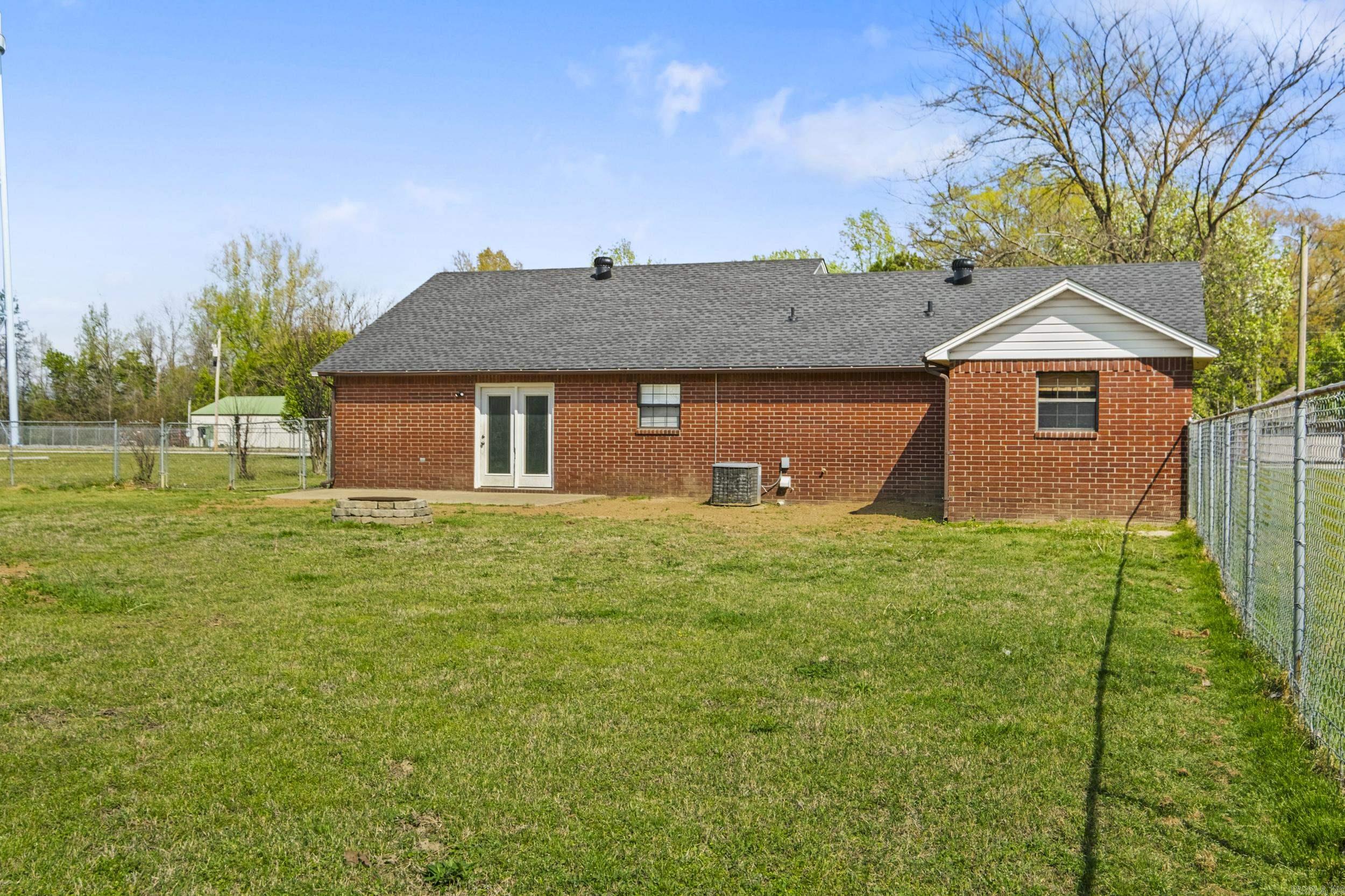 116 Riley  Higginson, AR