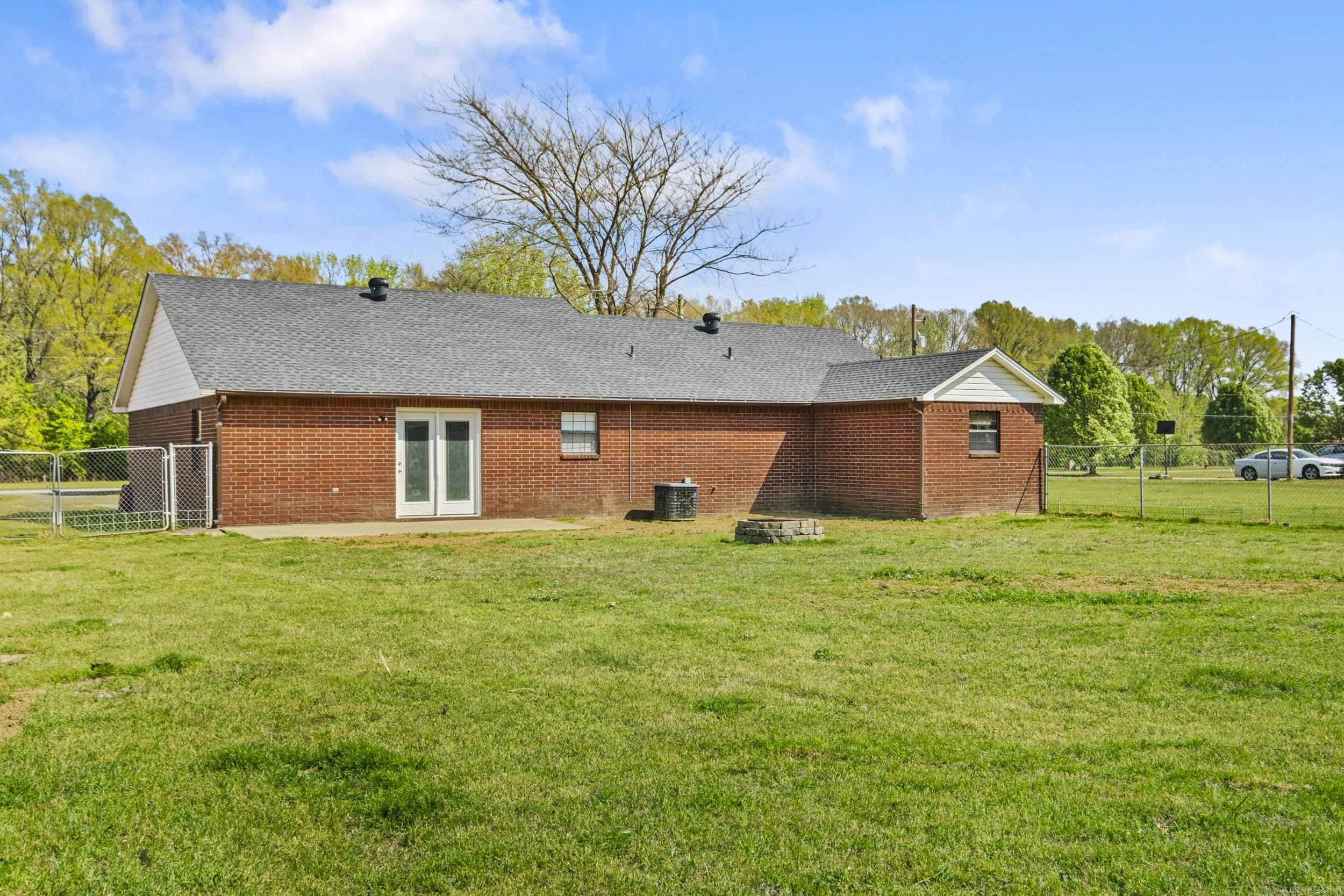 116 Riley  Higginson, AR