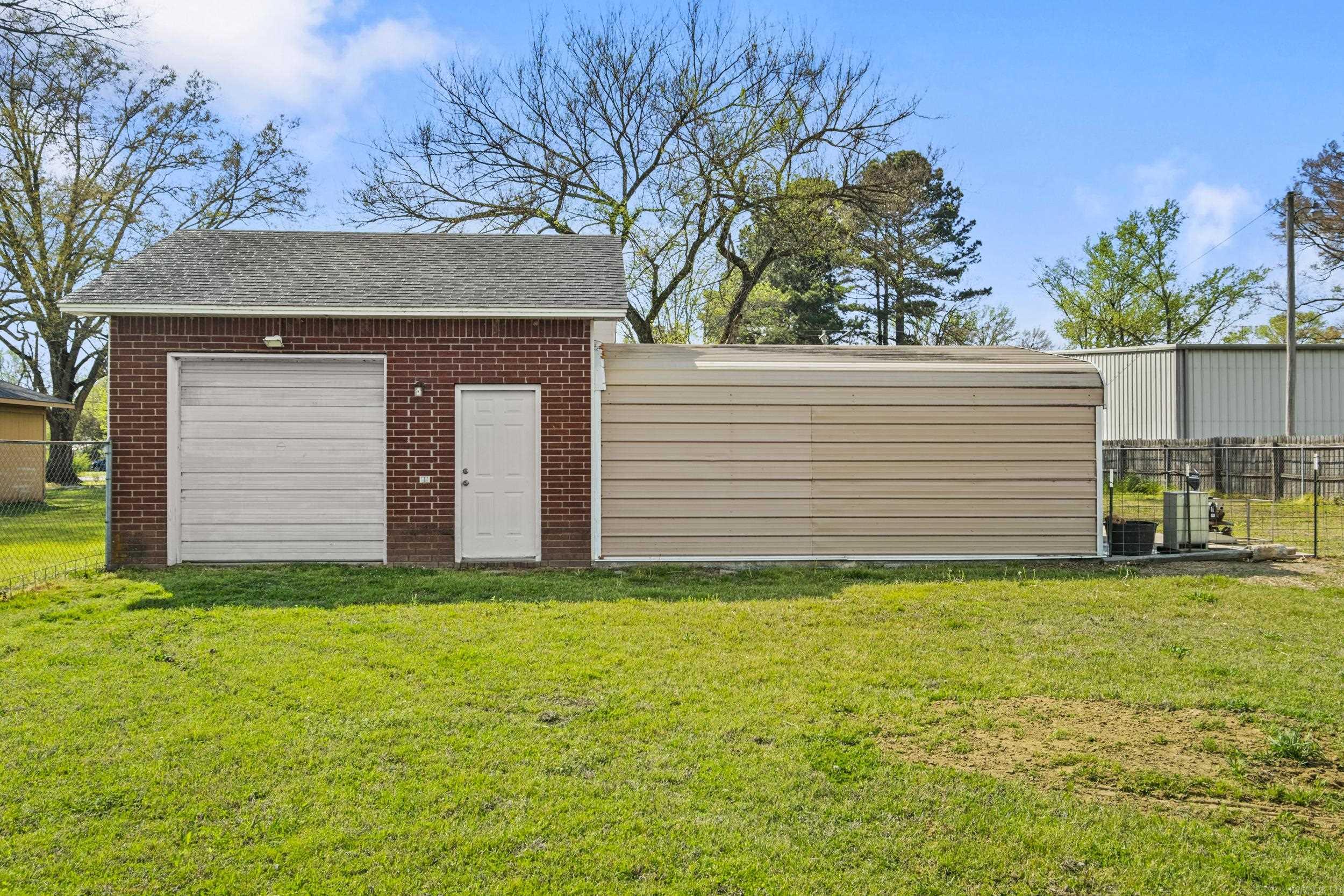 116 Riley  Higginson, AR