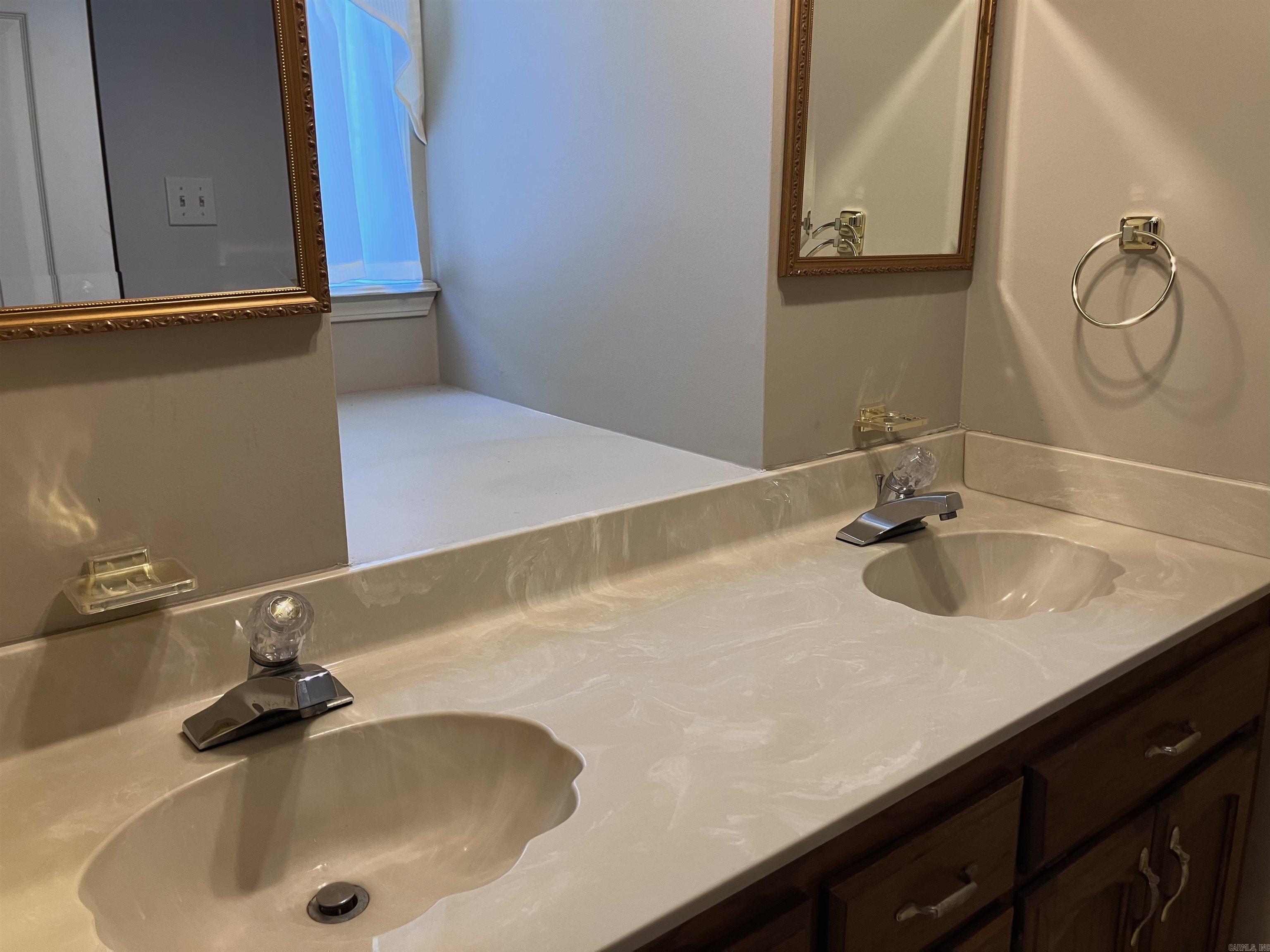 9 River Oaks Boulevard Searcy, AR 72143