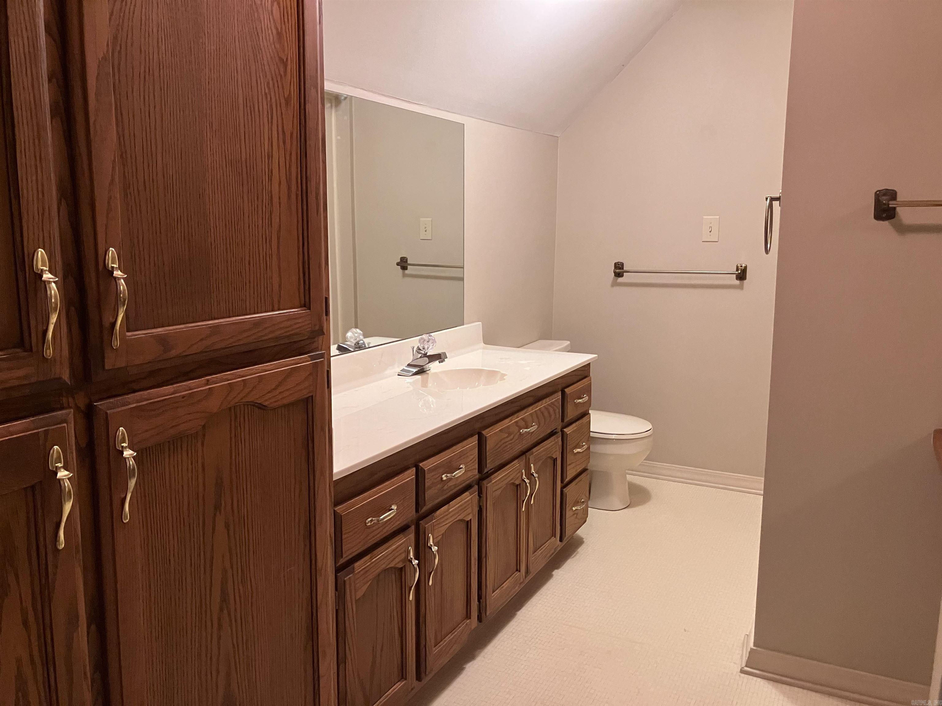 9 River Oaks  Searcy, AR