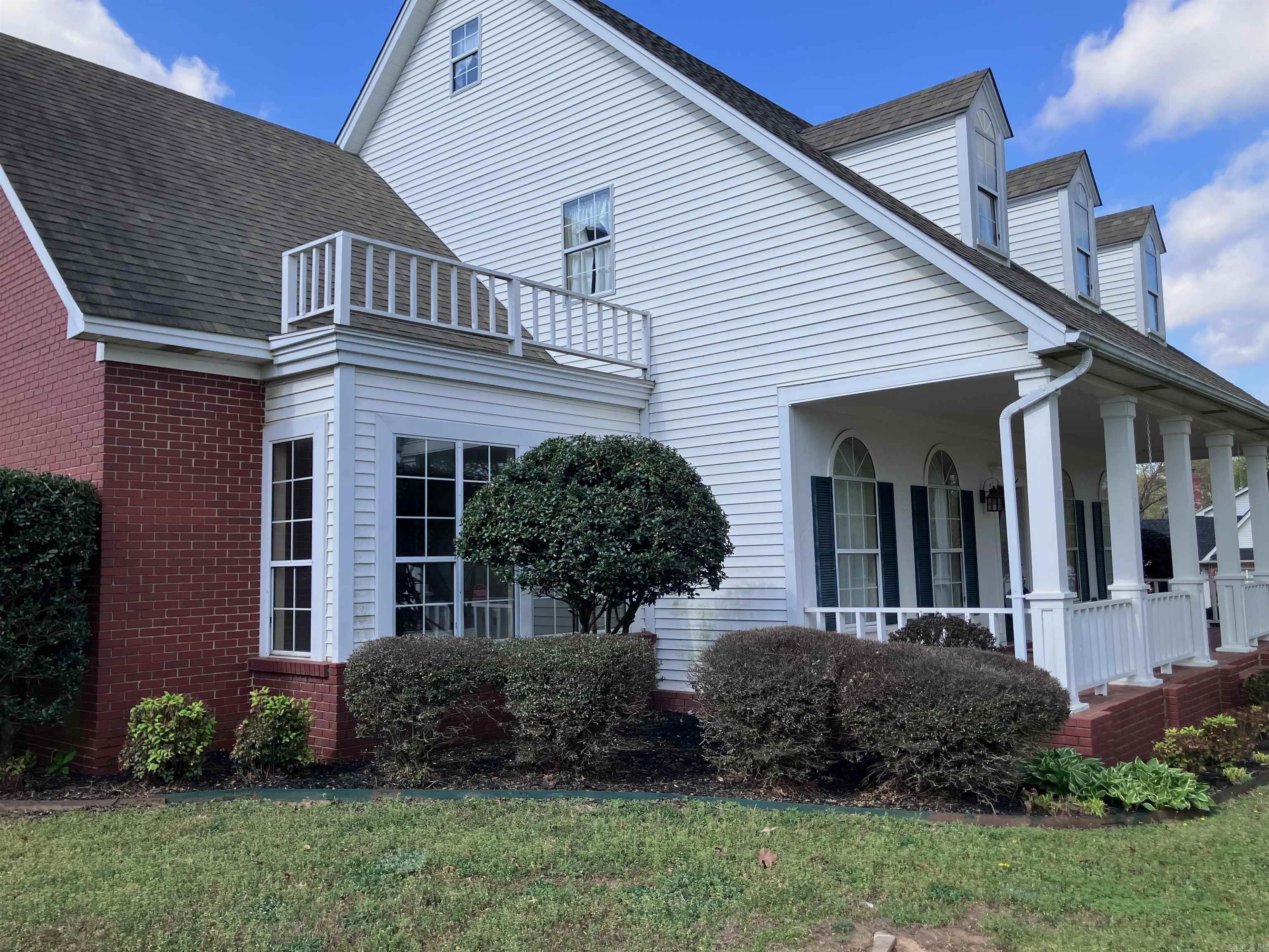 9 River Oaks Boulevard Searcy, AR 72143