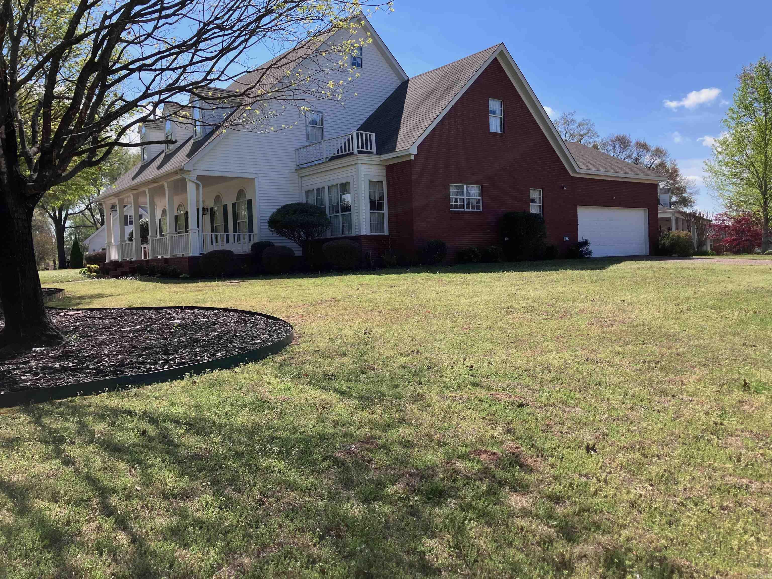 9 River Oaks Boulevard Searcy, AR 72143