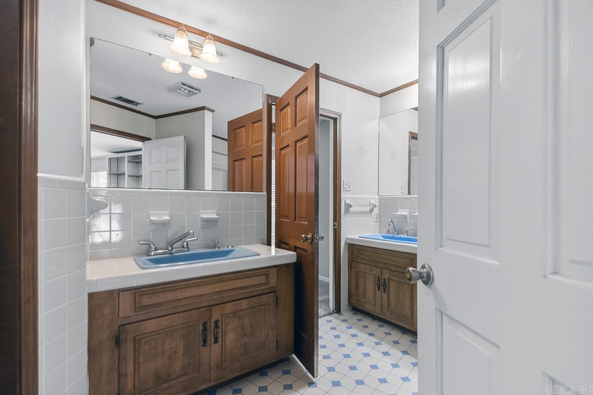 305 Cottonwood  England, AR