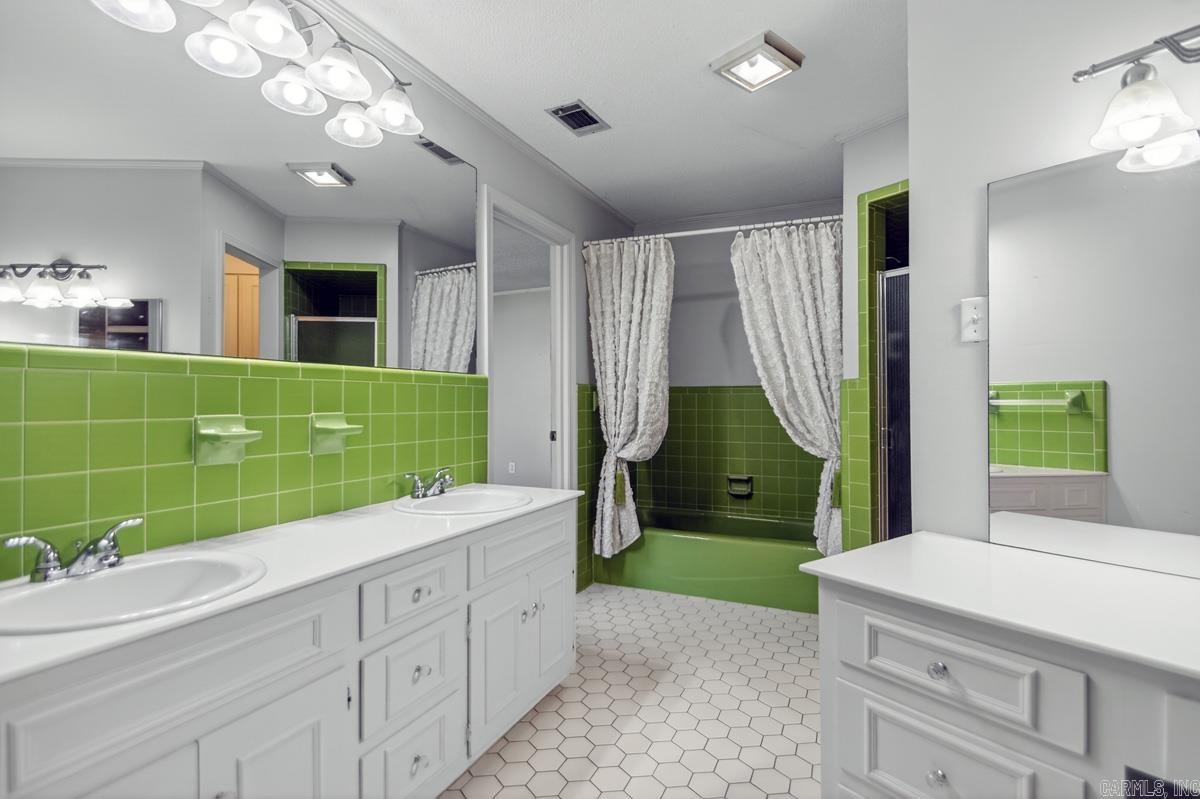 305 Cottonwood  England, AR