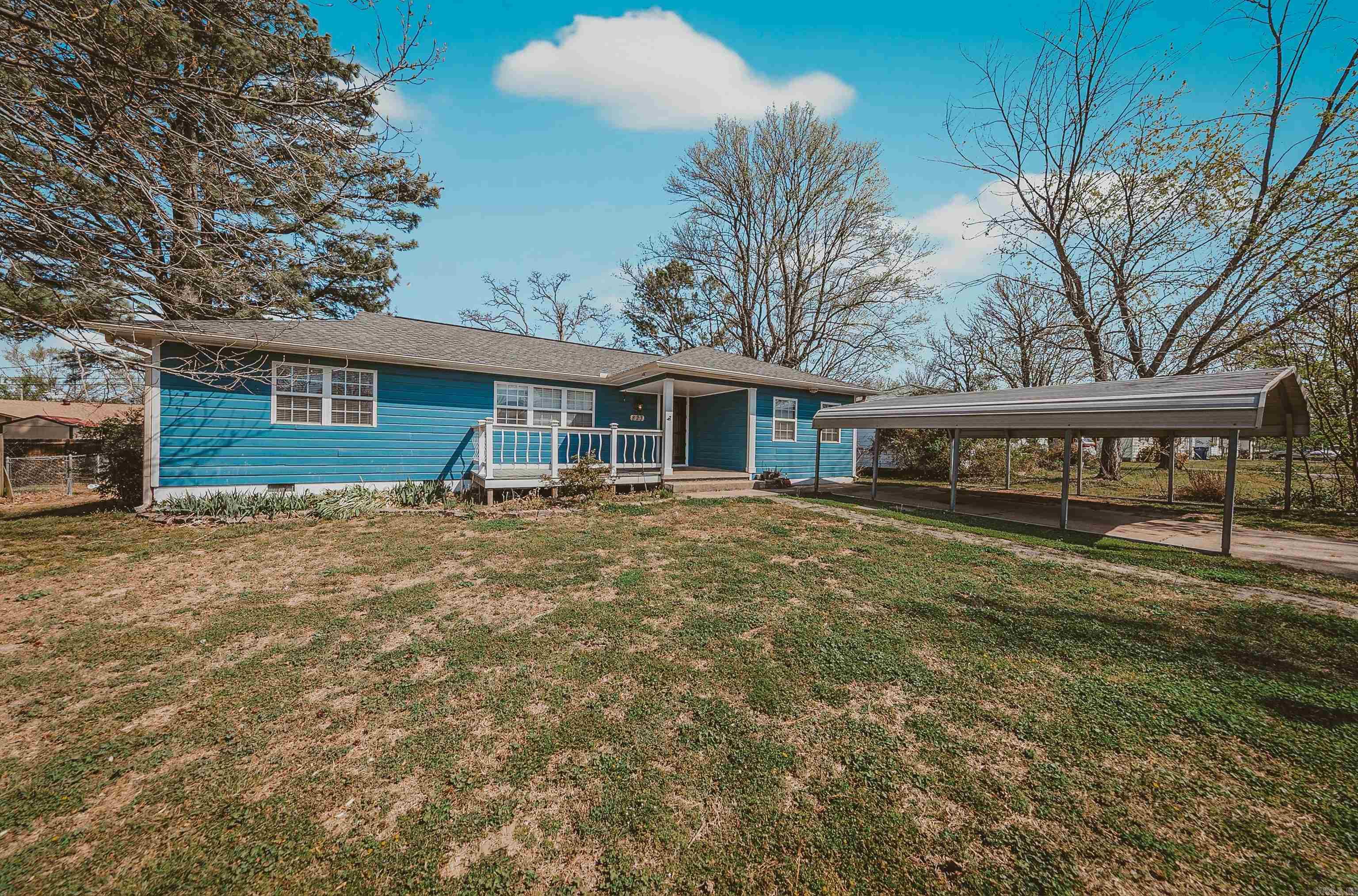 823 W Granite  Siloam Springs, AR