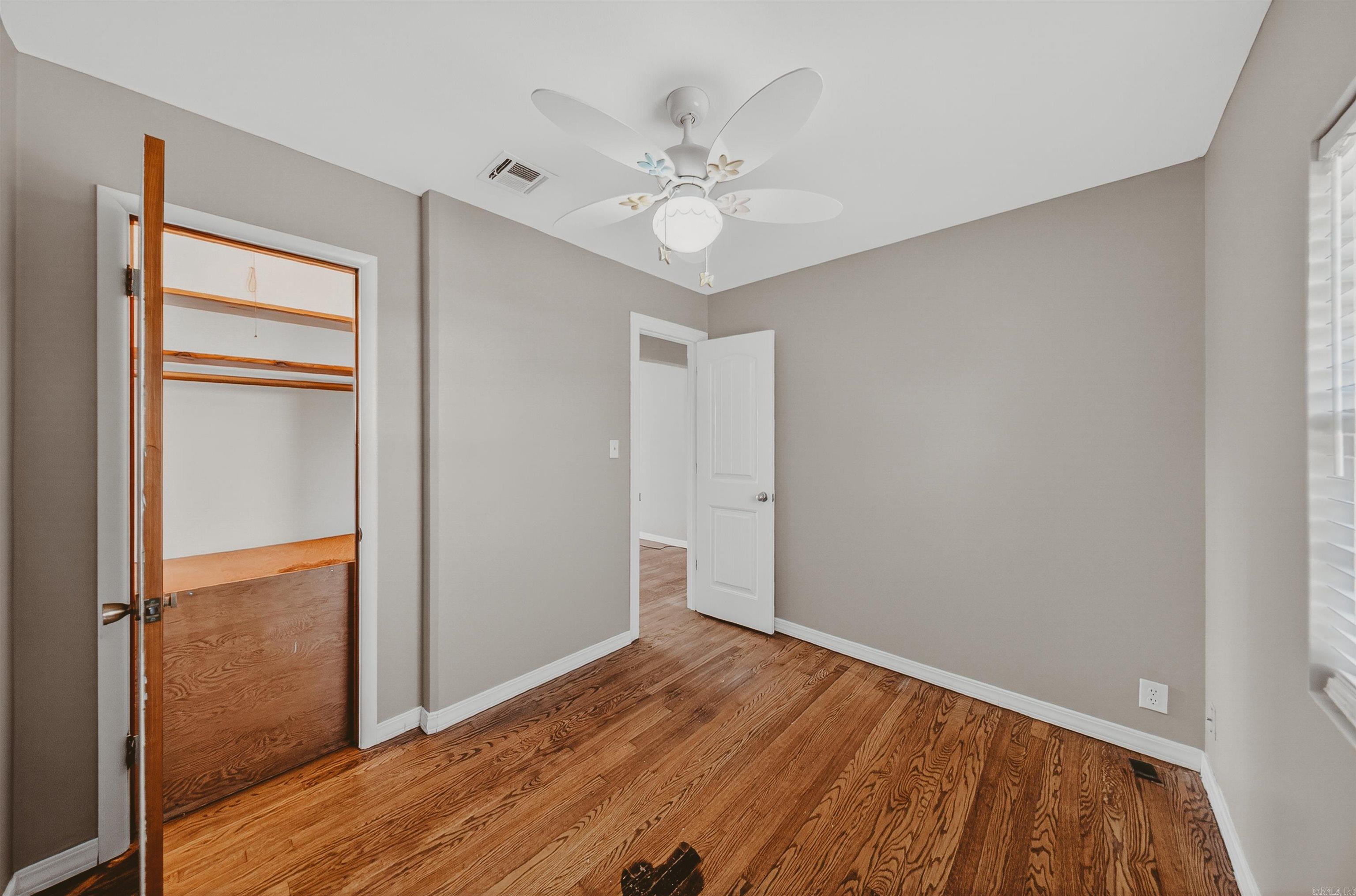 823 W Granite  Siloam Springs, AR