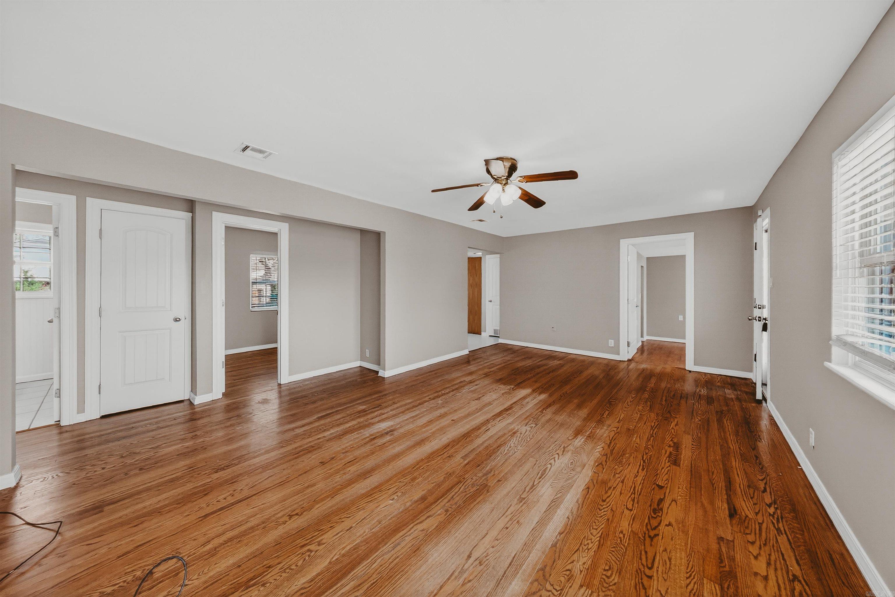 823 W Granite  Siloam Springs, AR