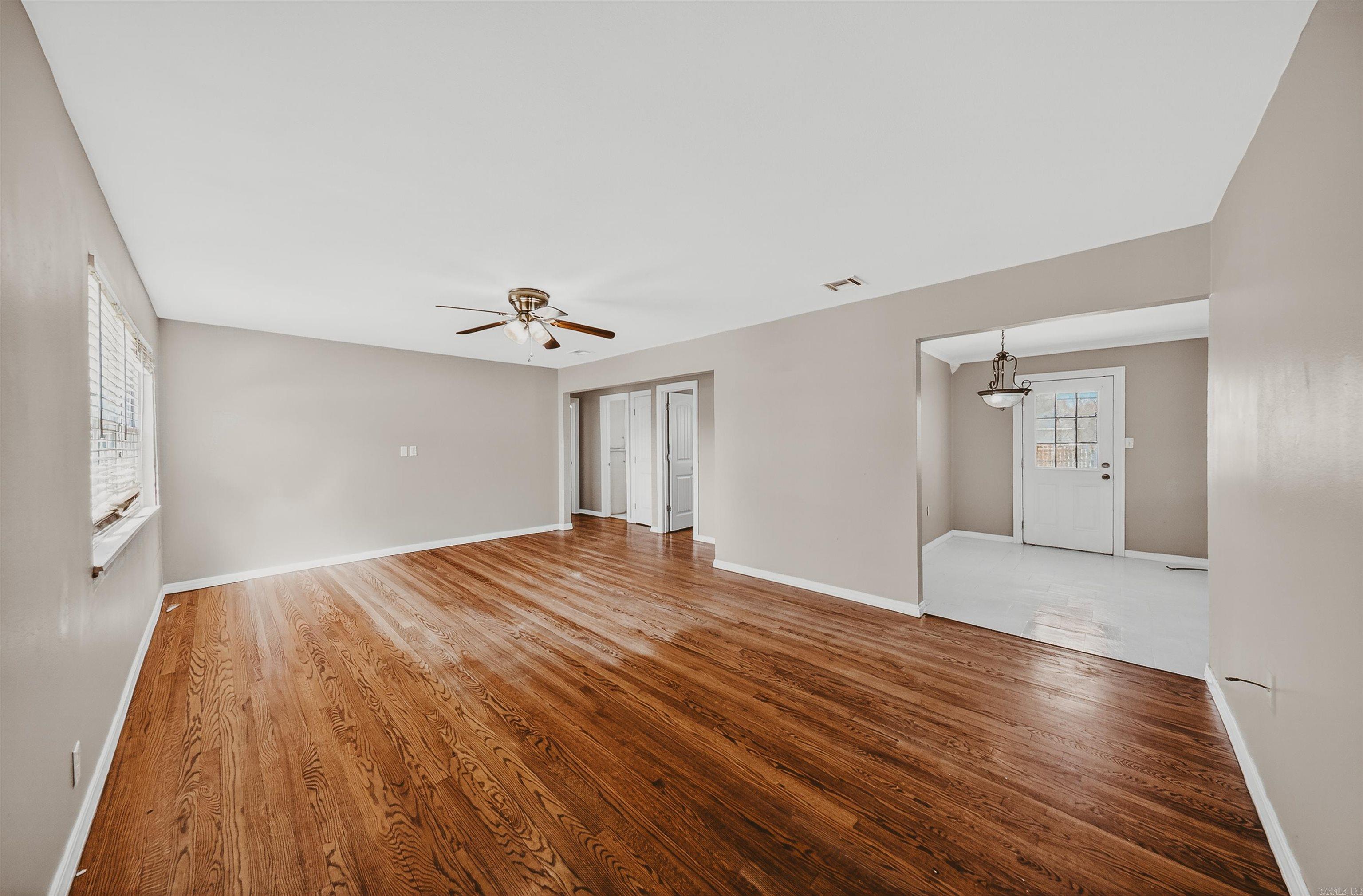 823 W Granite  Siloam Springs, AR