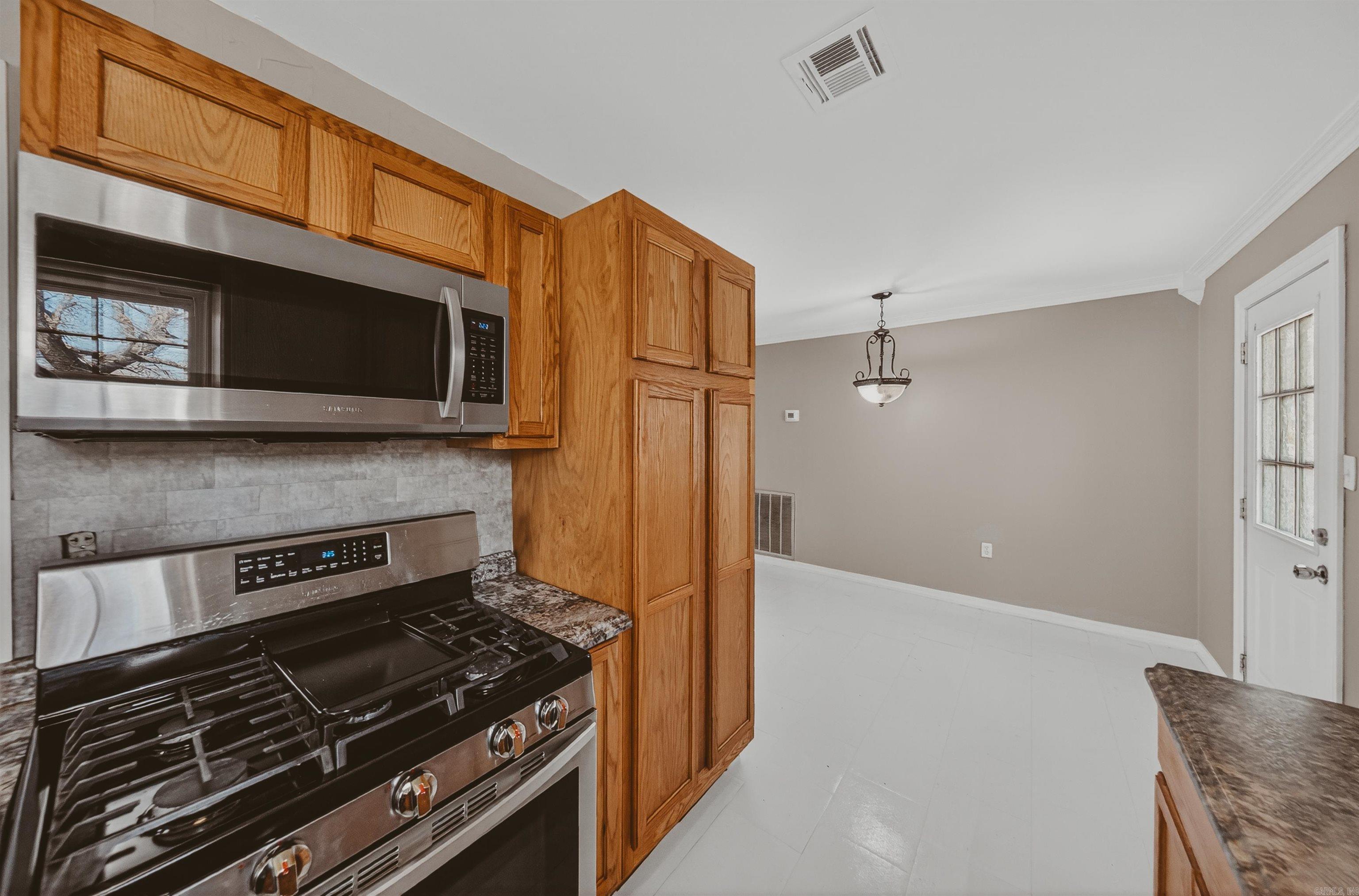 823 W Granite  Siloam Springs, AR