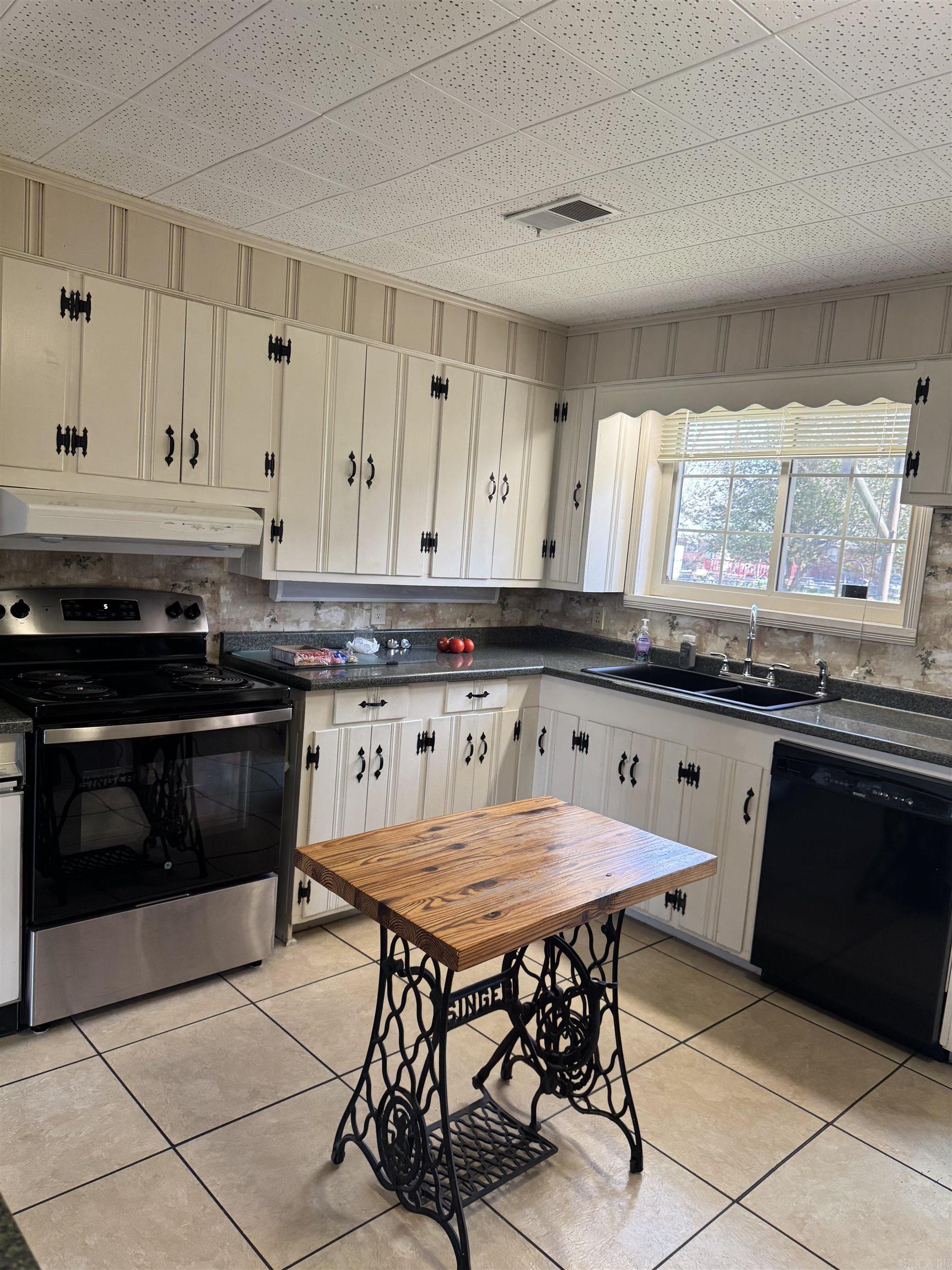 323 Martin W  Wynne, AR