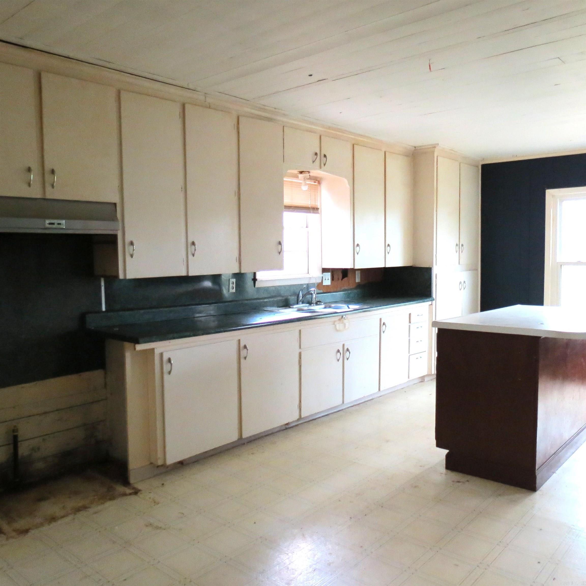 307 E Holly  Sheridan, AR