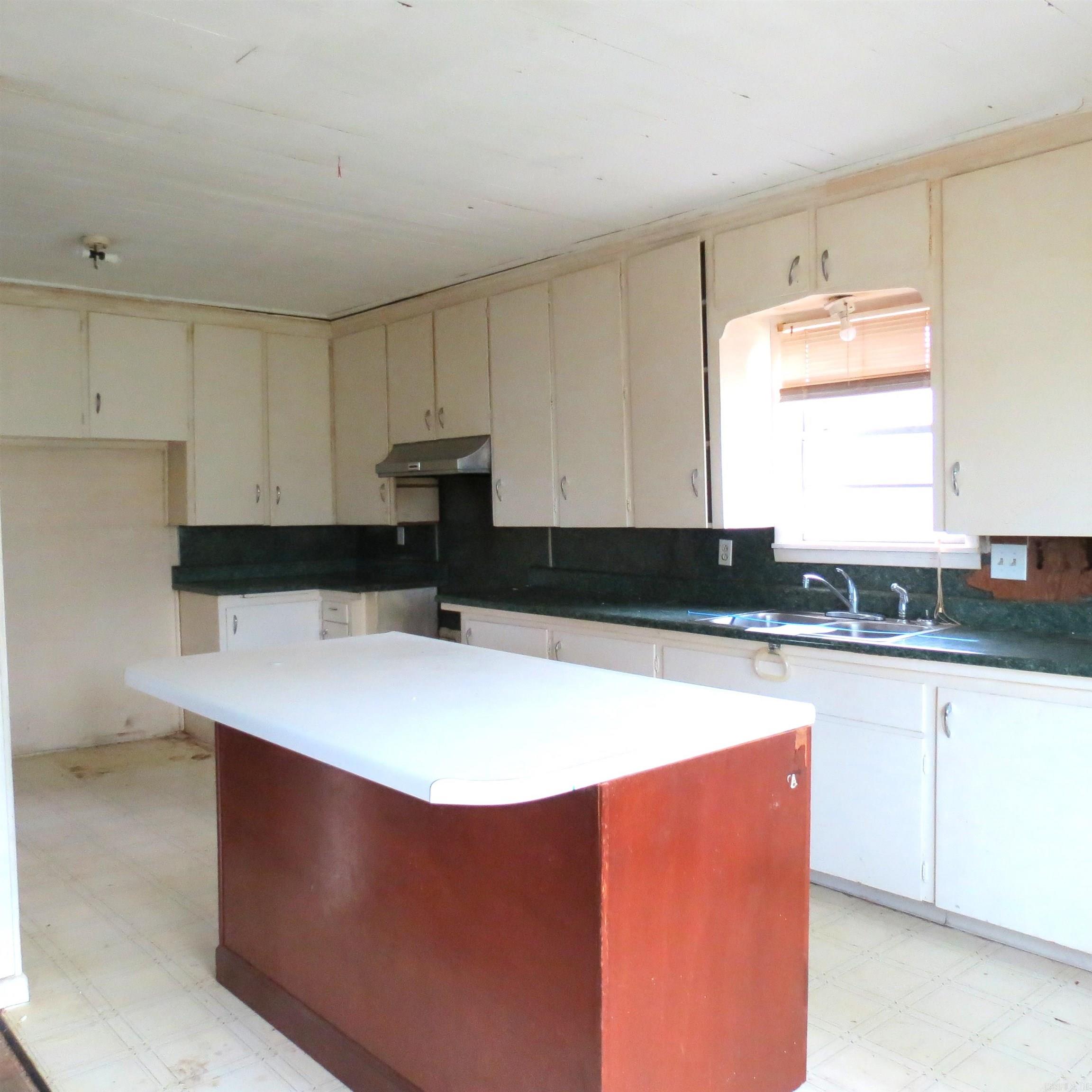 307 E Holly  Sheridan, AR