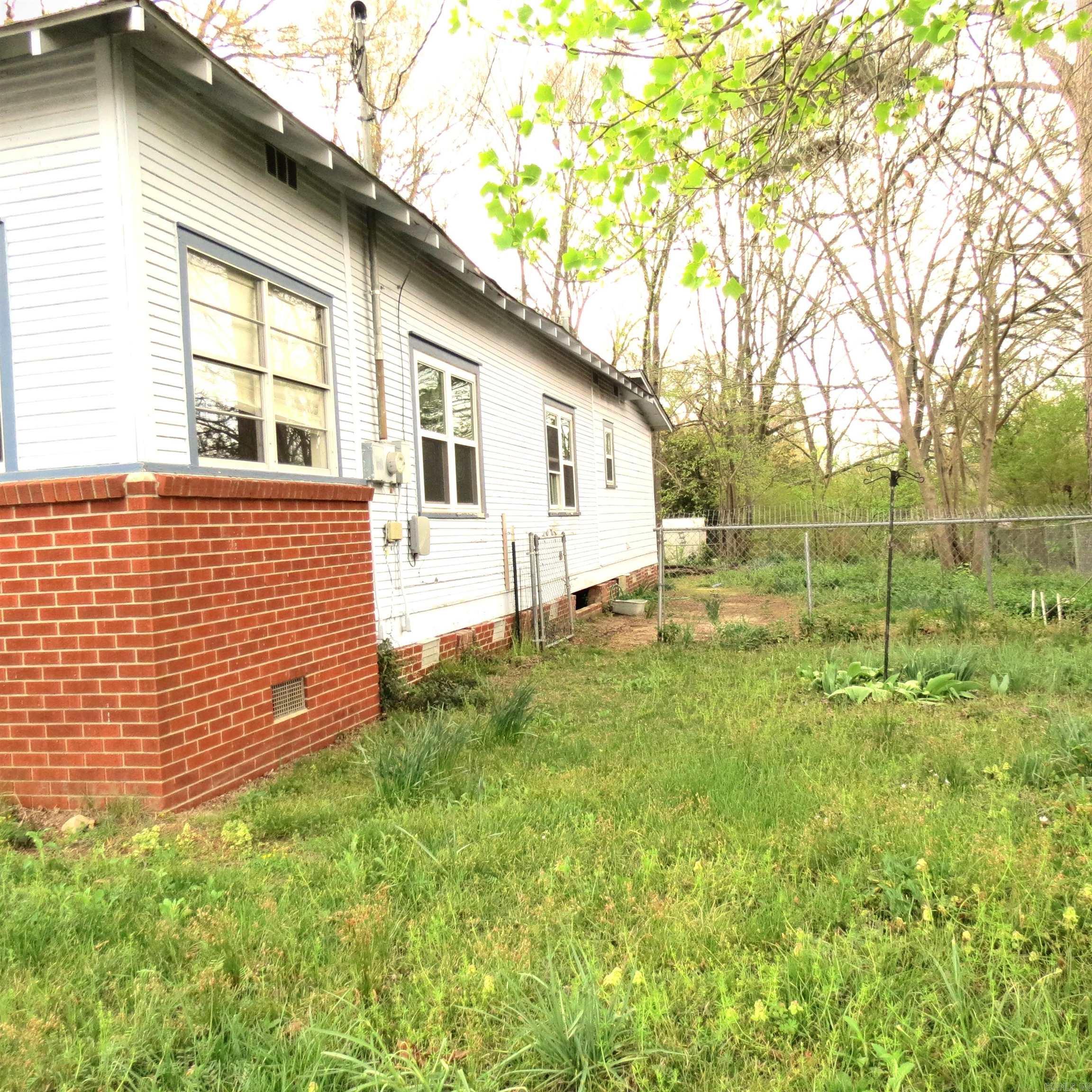 307 E Holly  Sheridan, AR