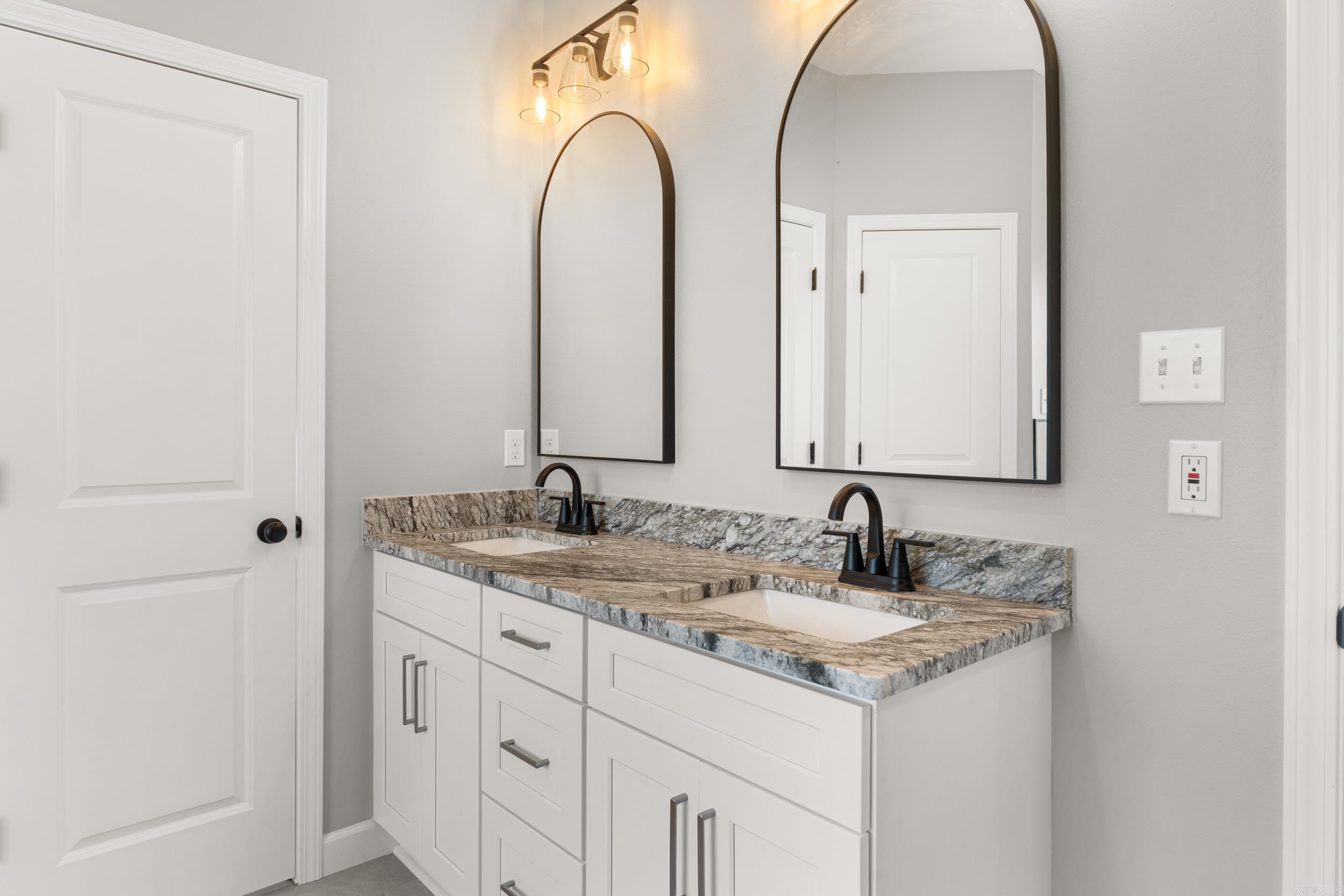 28 Sisney Drive  Ash Flat, AR