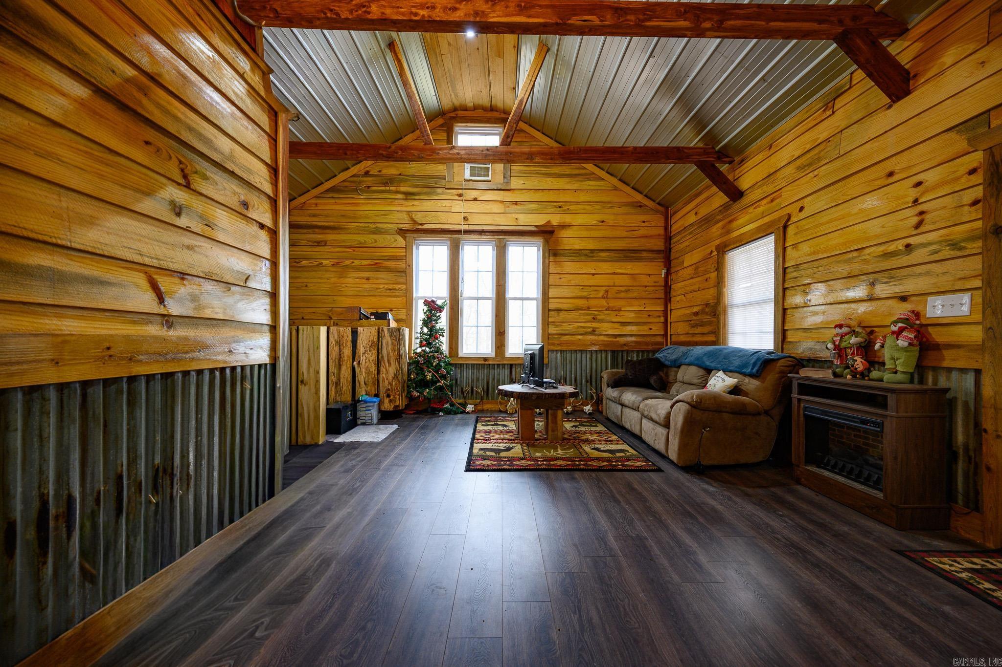 665 Highway 246  Umpire, AR